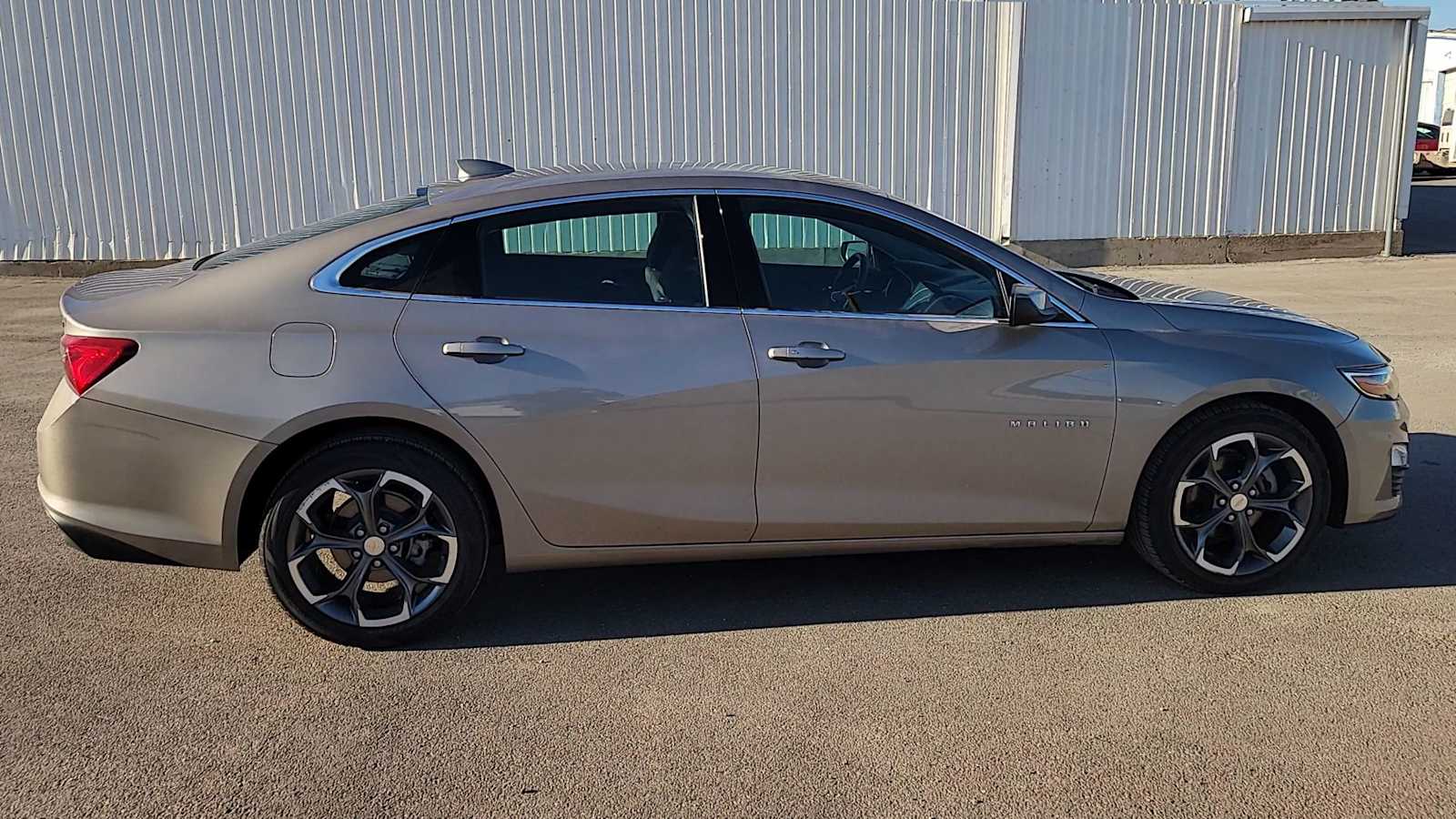 Thumbnail: 2023 Chevrolet Malibu - 9