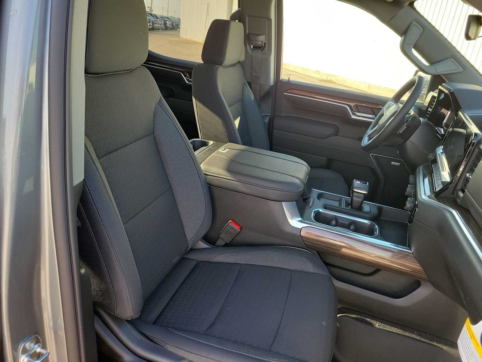 Thumbnail: 2026 Chevrolet Silverado 1500 - 18