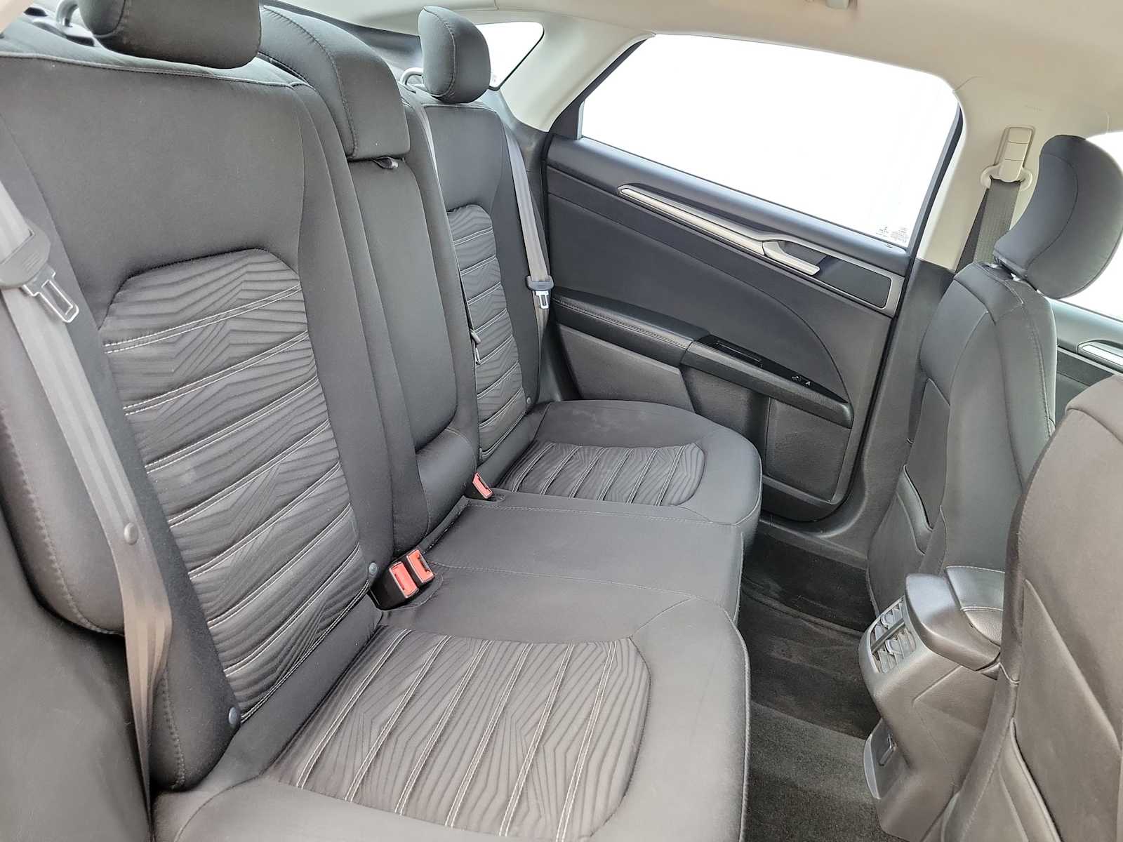 Thumbnail: 2016 Ford Fusion - 21