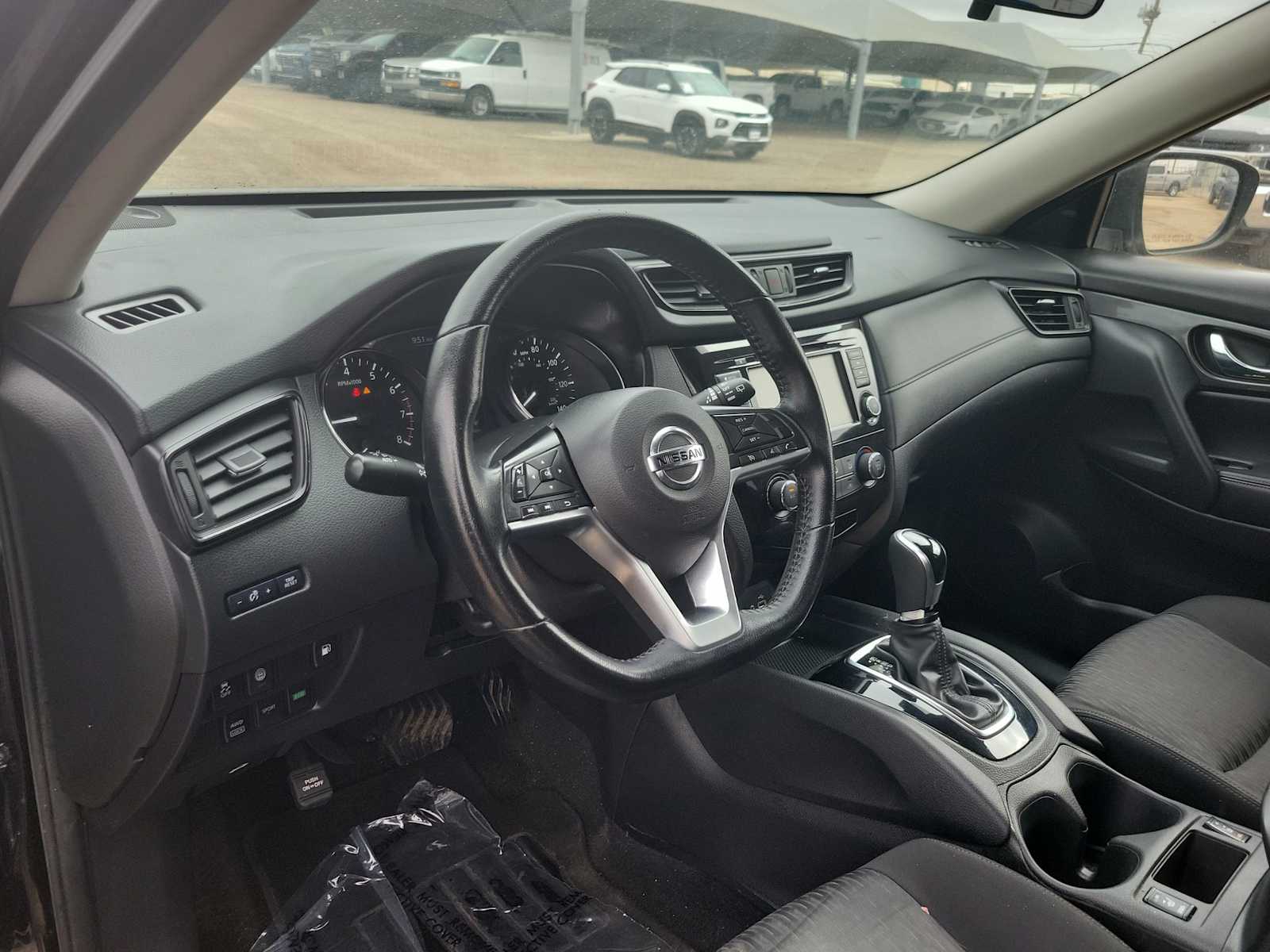 Thumbnail: 2020 Nissan Rogue - 10