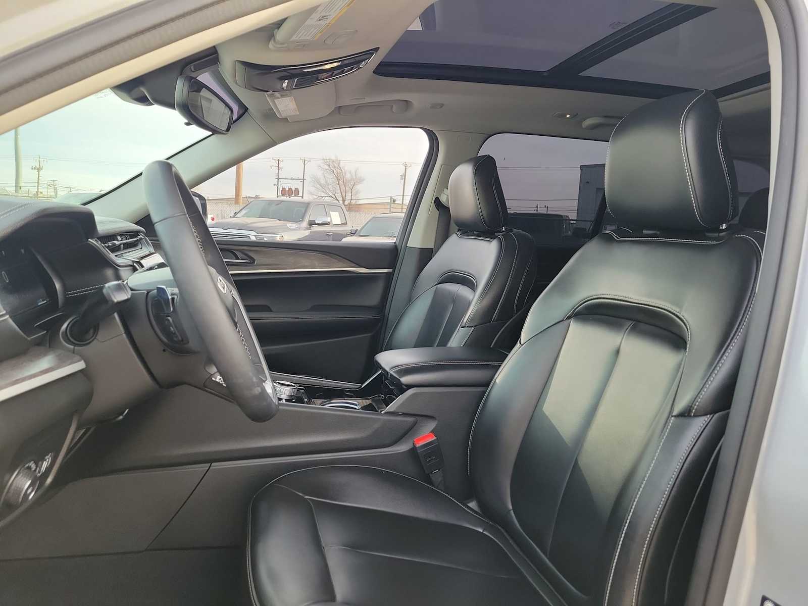 Thumbnail: 2023 Jeep Grand Cherokee - 19