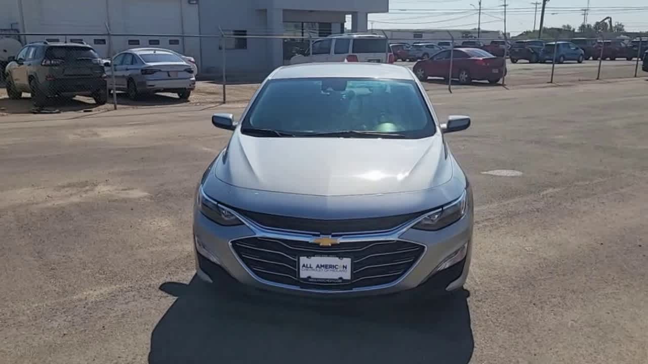 Thumbnail: 2024 Chevrolet Malibu - 3
