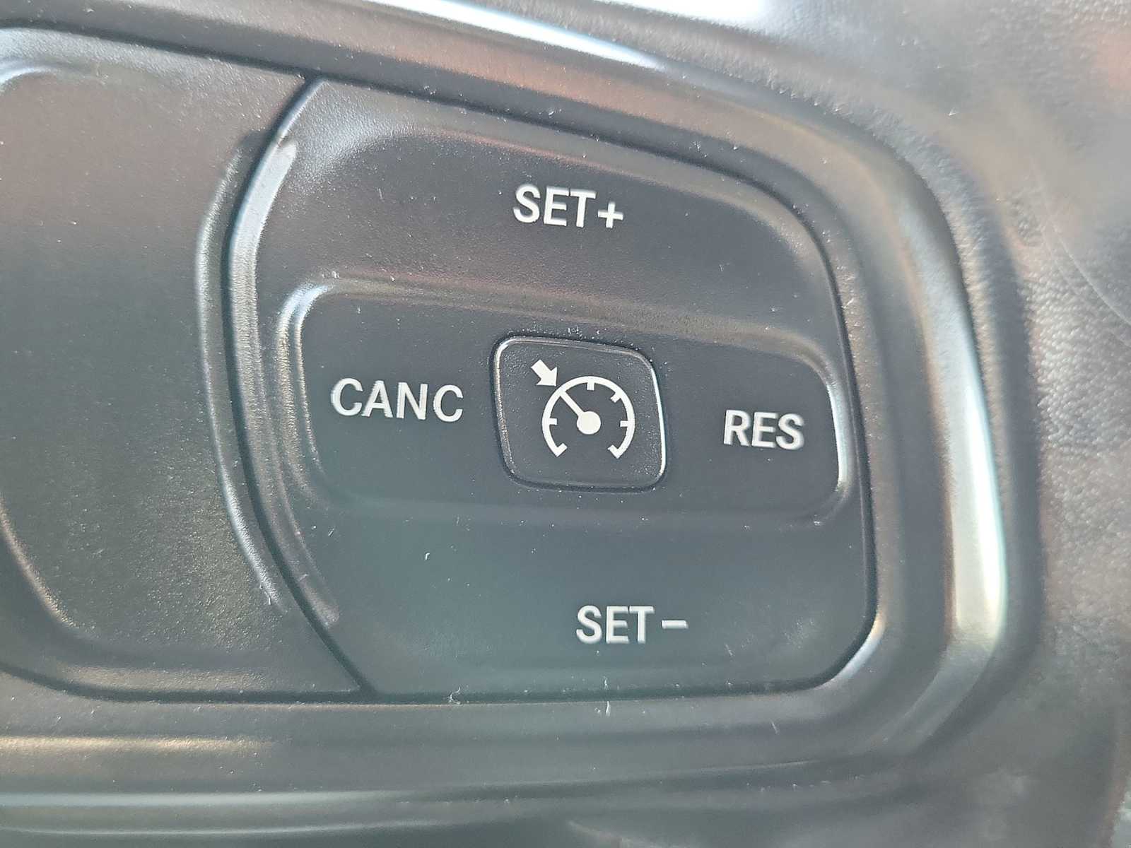 Thumbnail: 2021 Jeep Wrangler - 27