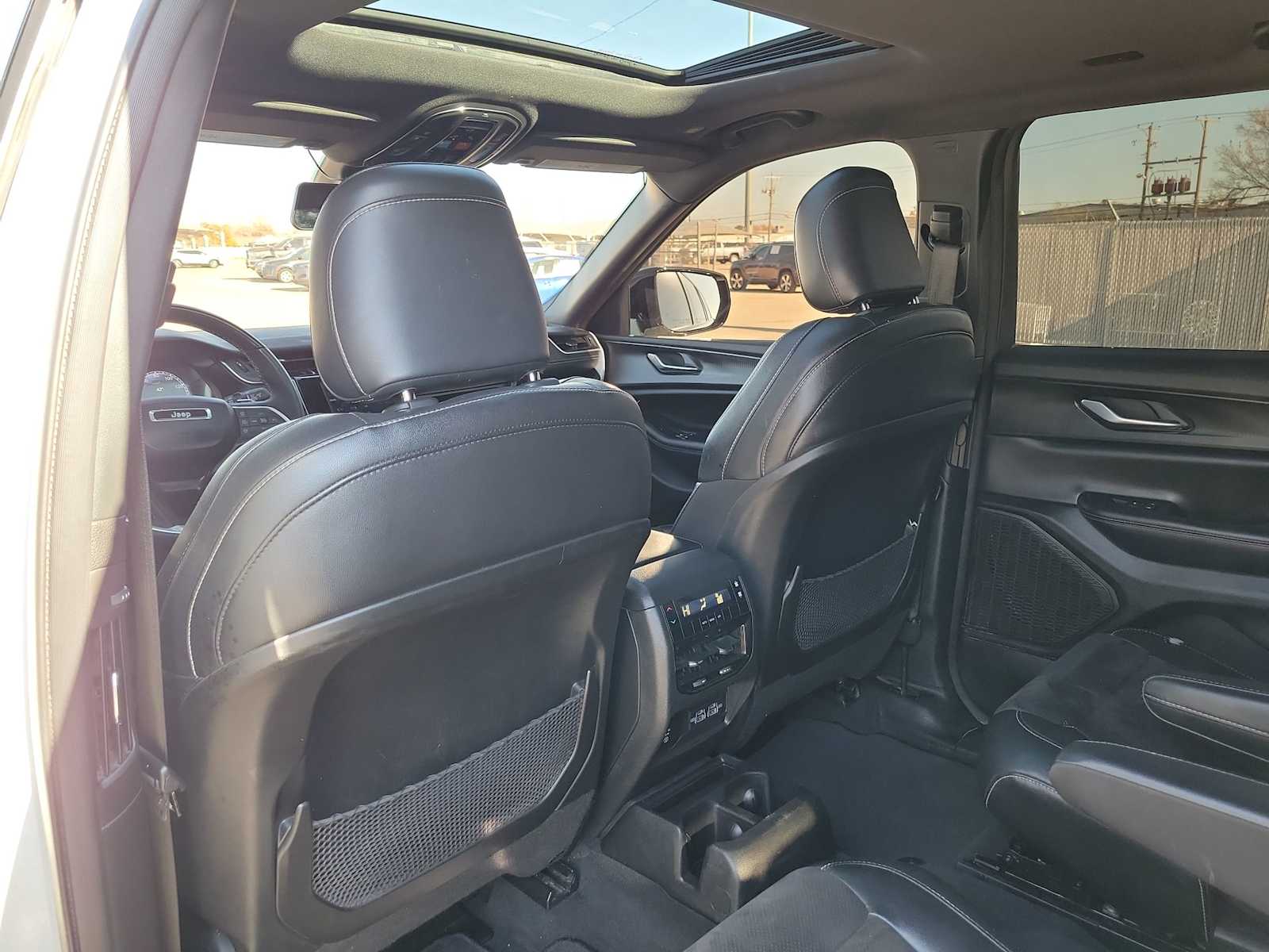 Thumbnail: 2024 Jeep Grand Cherokee L - 20