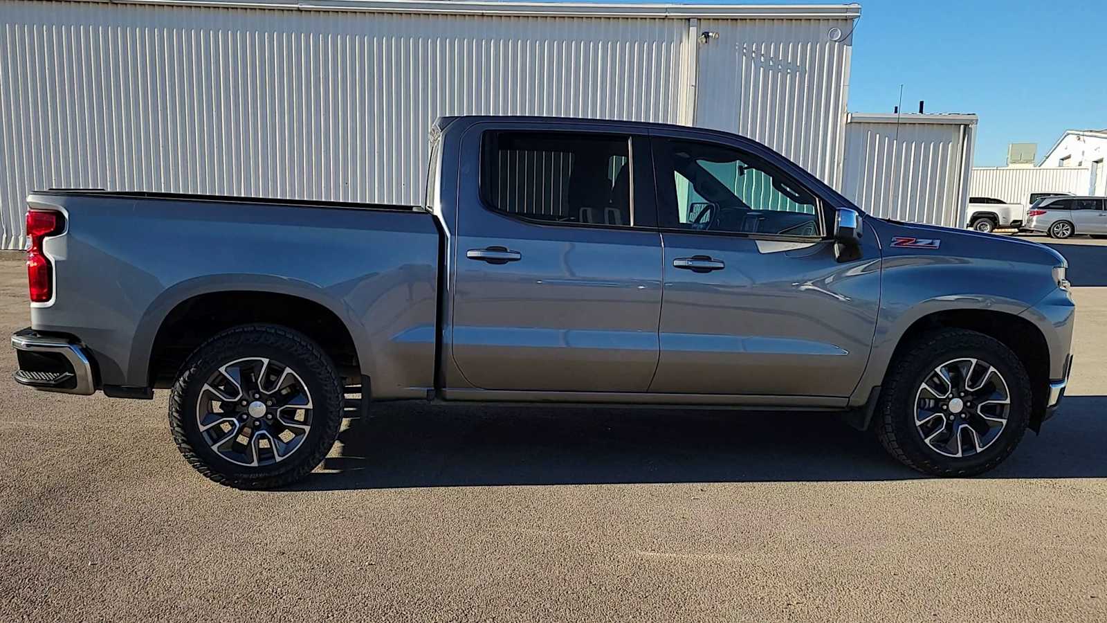 Thumbnail: 2021 Chevrolet Silverado 1500 - 9