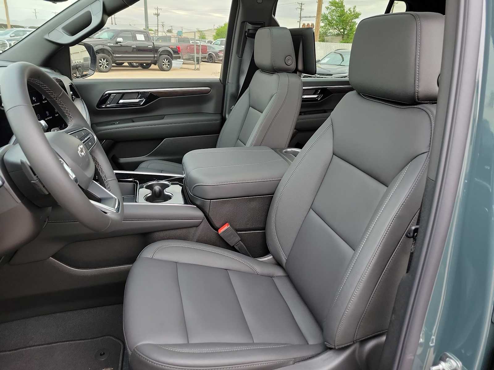 Thumbnail: 2026 Chevrolet Suburban - 15