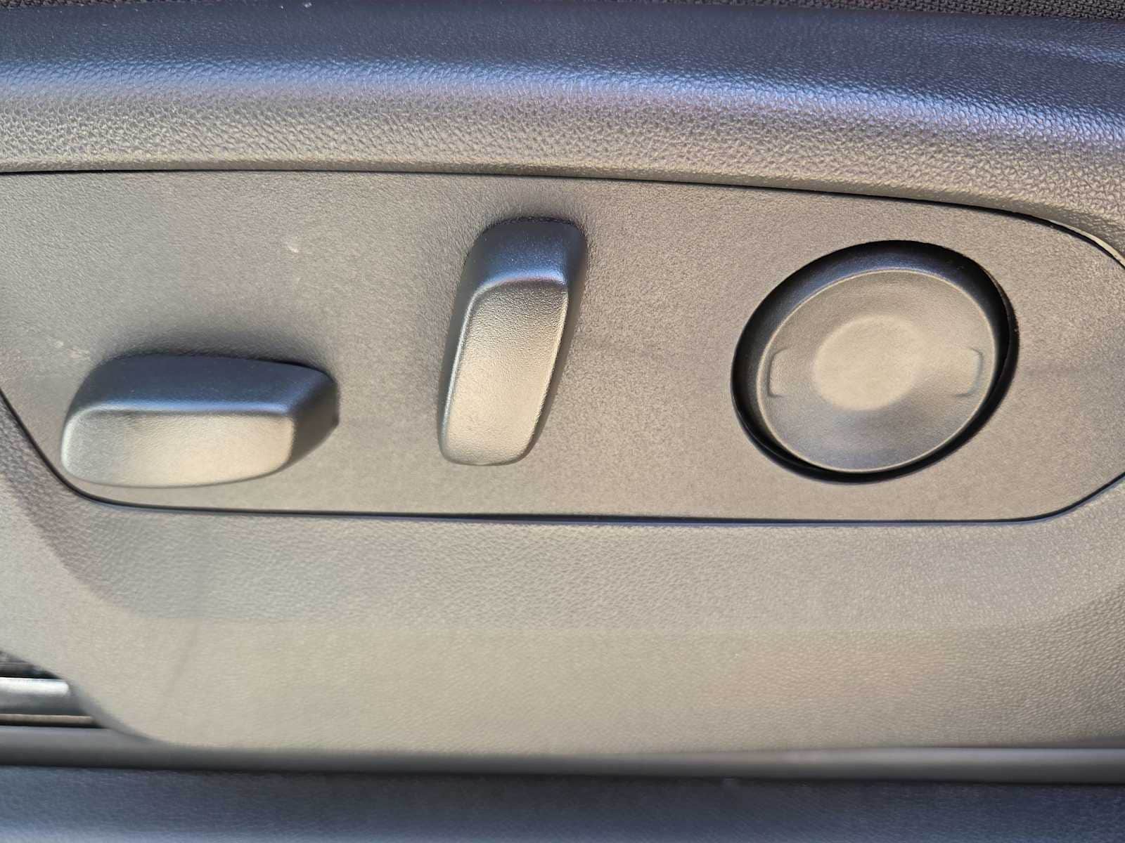 Thumbnail: 2026 Chevrolet Silverado 1500 - 22