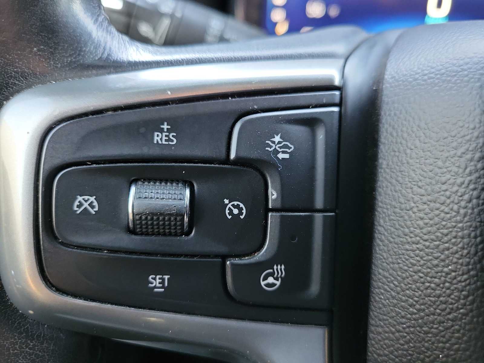 Thumbnail: 2022 Chevrolet Suburban - 27