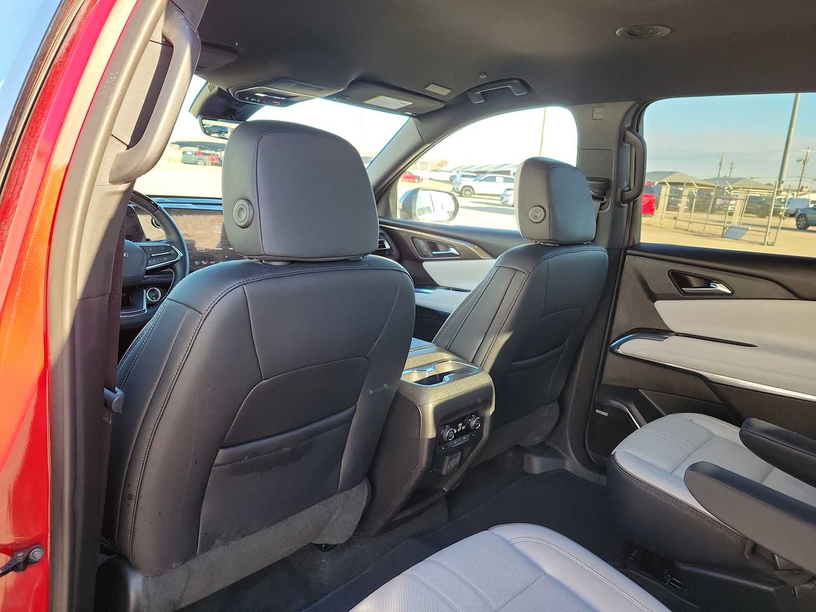 Thumbnail: 2025 Chevrolet Traverse - 16