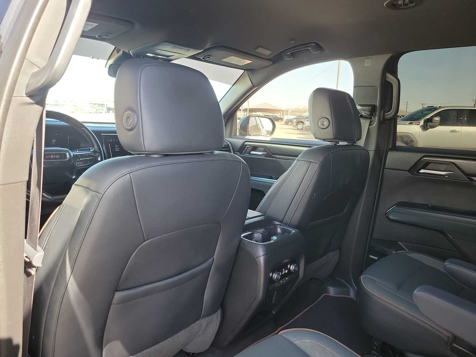 Thumbnail: 2024 GMC Acadia - 16