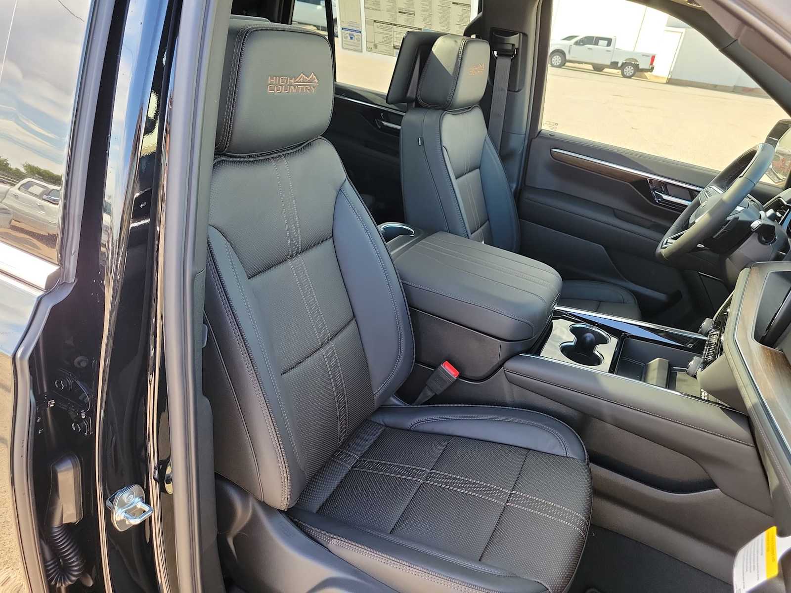 Thumbnail: 2026 Chevrolet Tahoe - 18