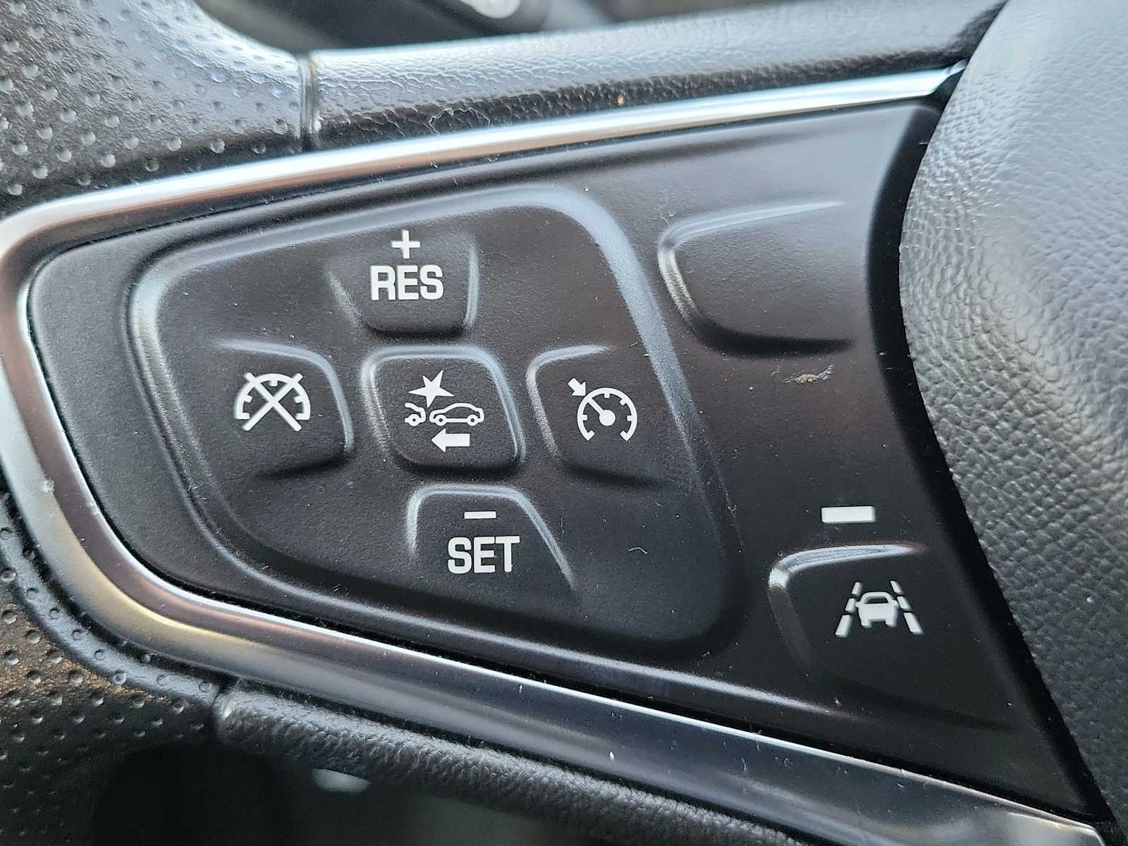 Thumbnail: 2023 Chevrolet Malibu - 27