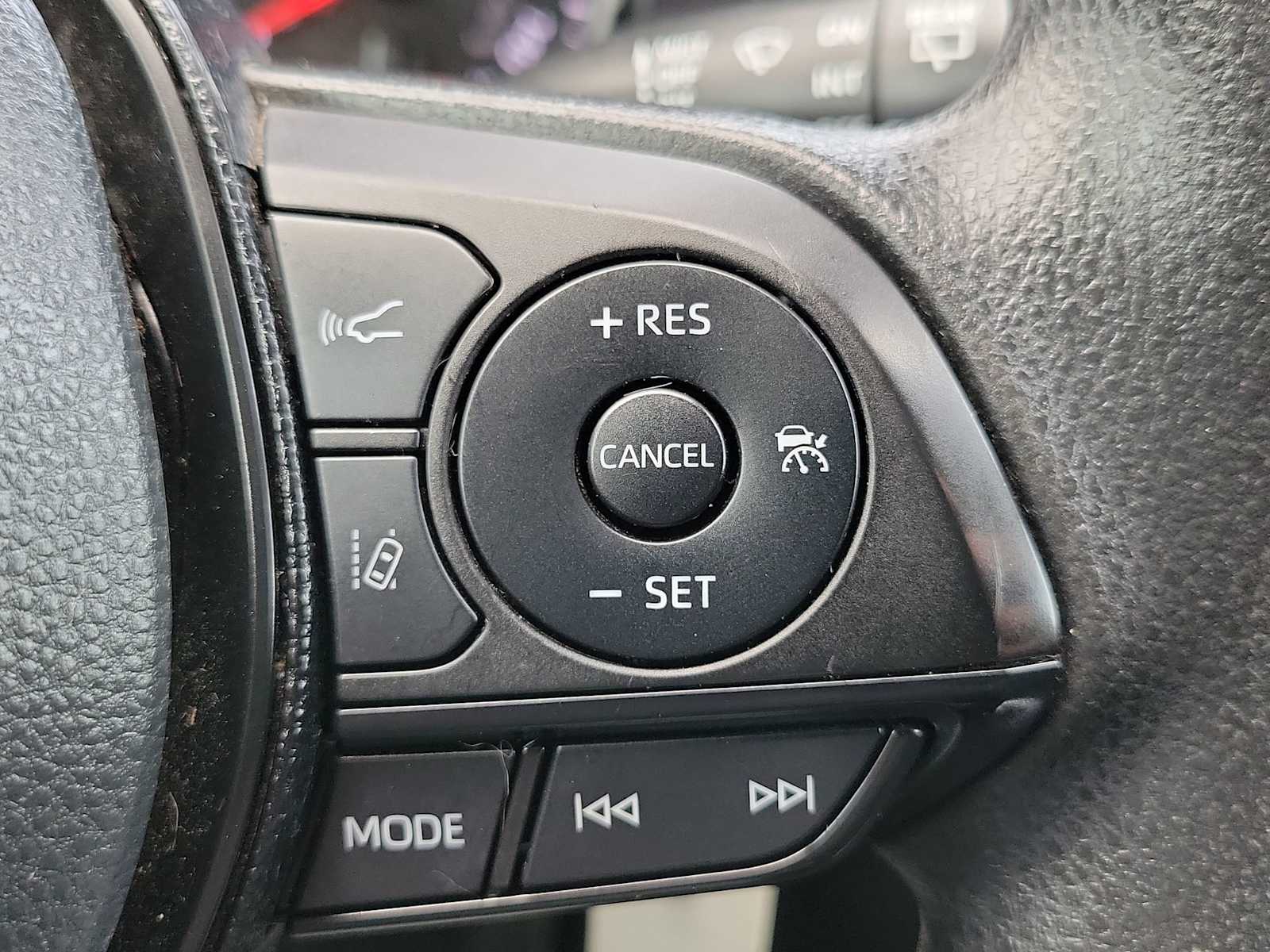 Thumbnail: 2022 Toyota RAV4 - 27