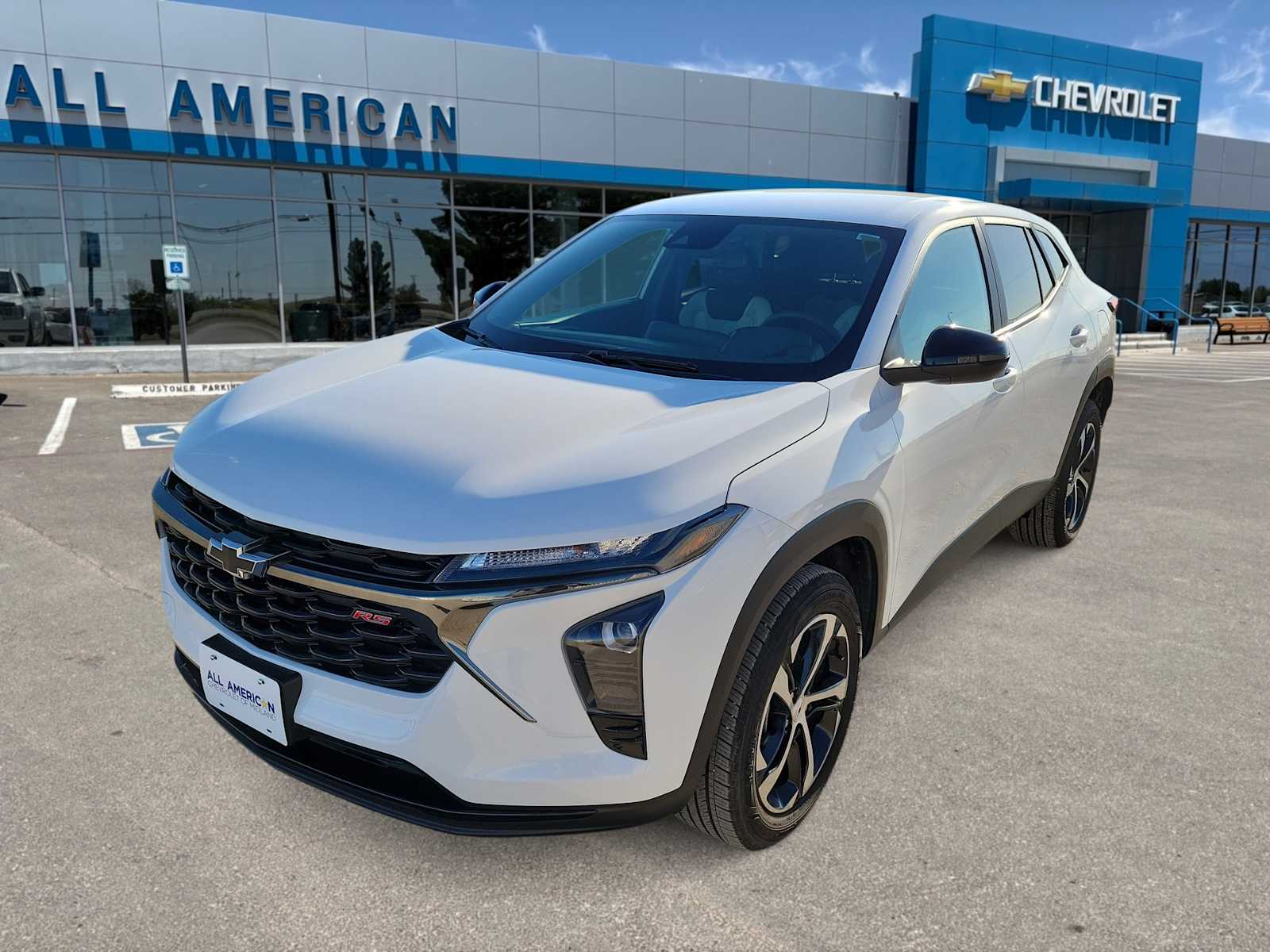 Thumbnail: 2025 Chevrolet Trax - 1