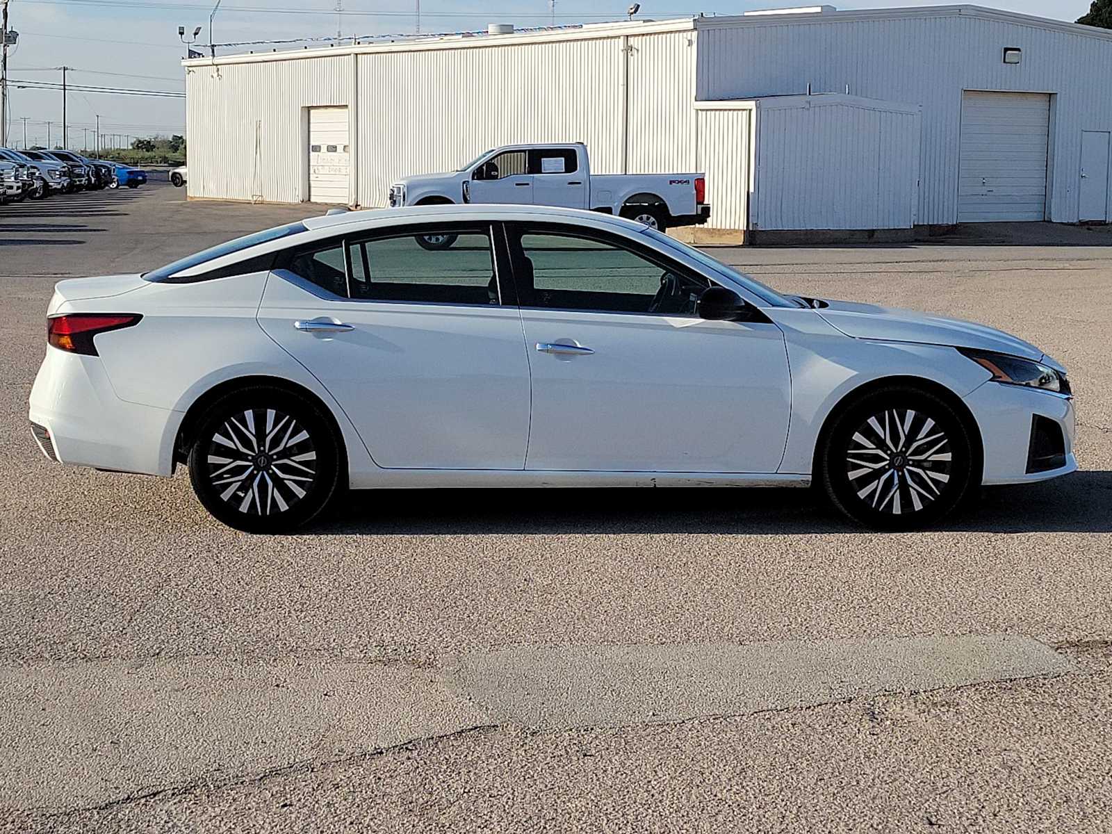 Thumbnail: 2025 Nissan Altima - 9