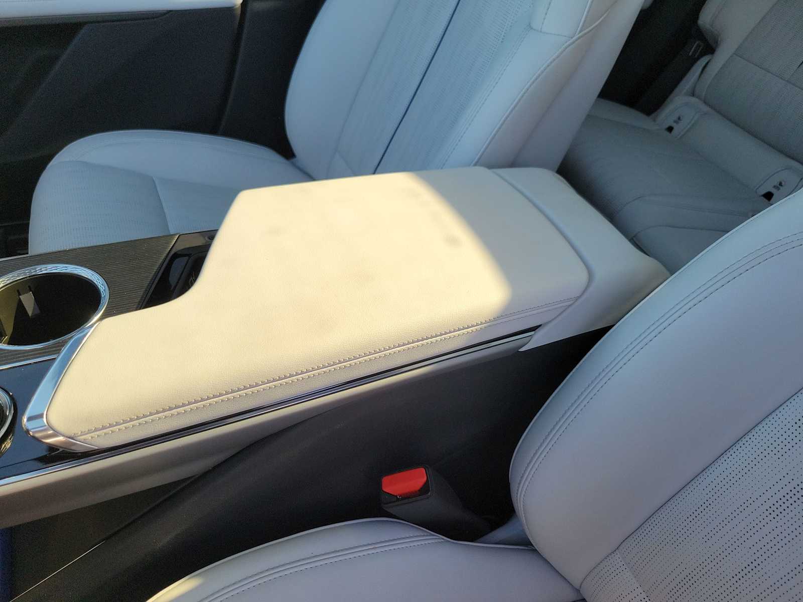 2024 Cadillac Lyriq Sport 24