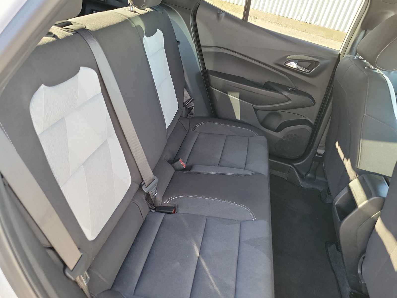 Thumbnail: 2025 Chevrolet Trax - 21