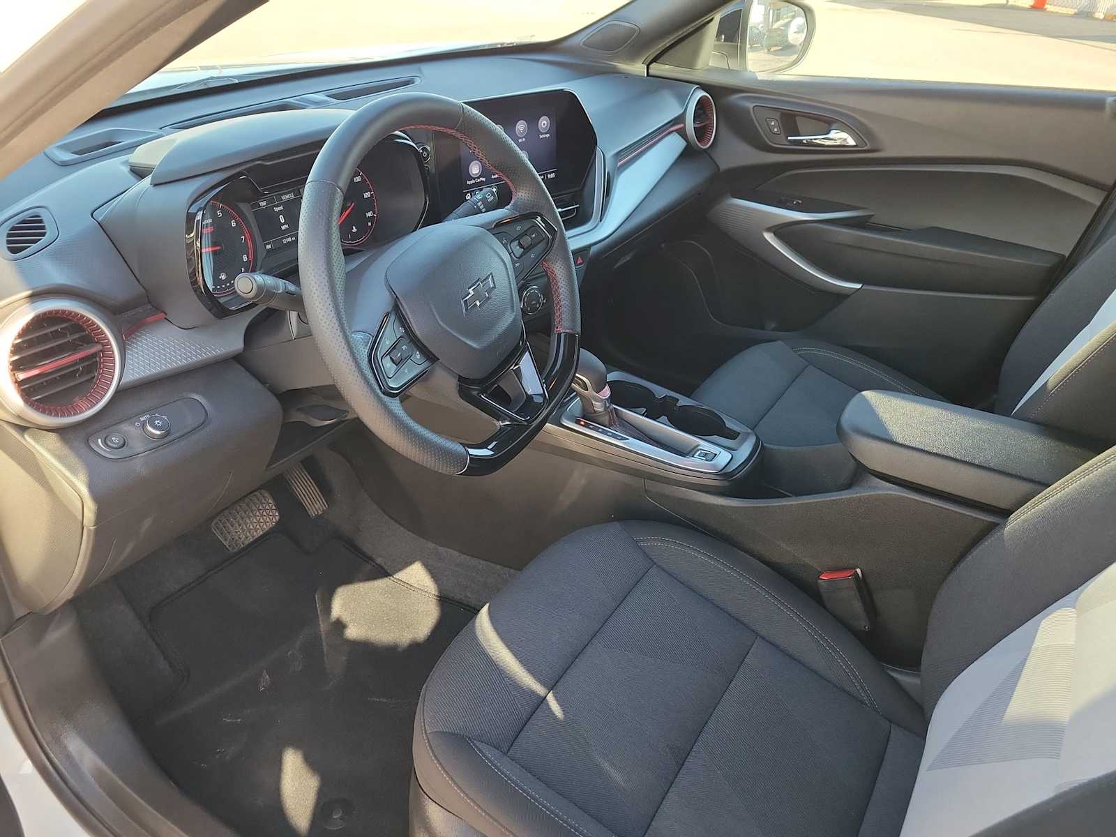 Thumbnail: 2025 Chevrolet Trax - 10