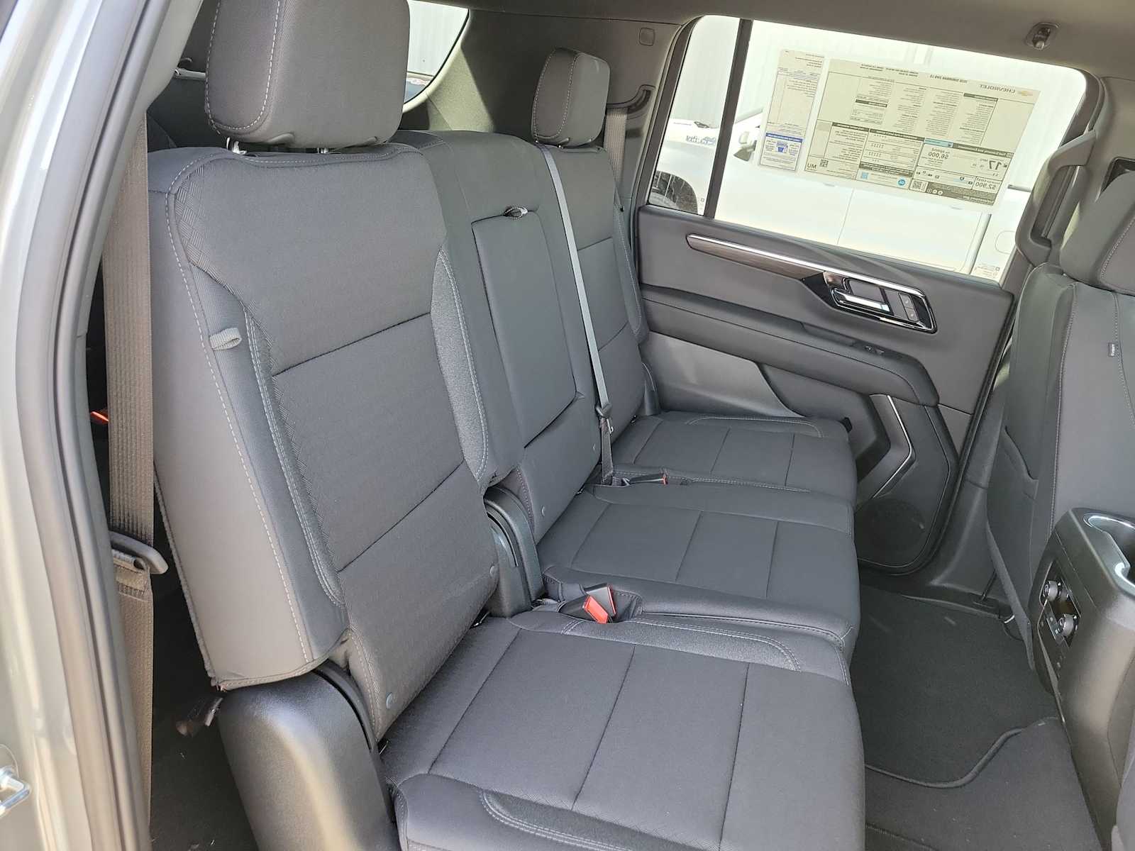 Thumbnail: 2026 Chevrolet Suburban - 21