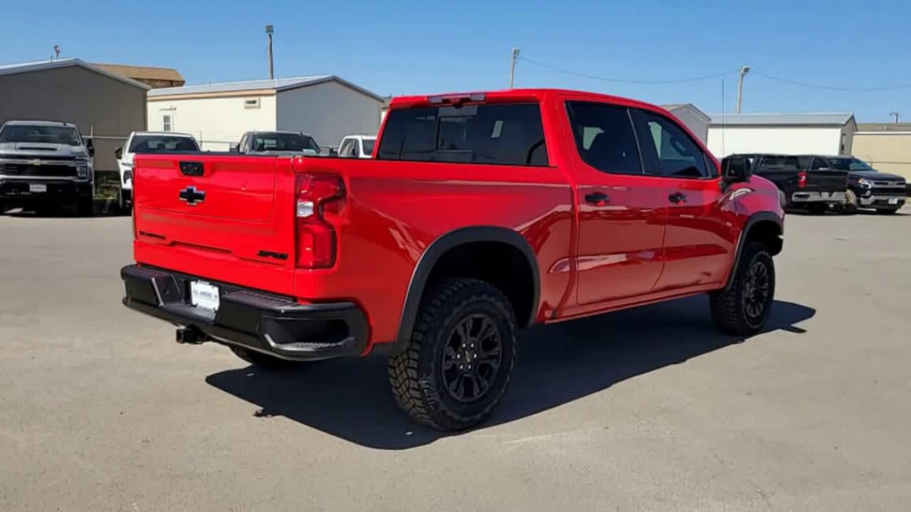 2025 Chevrolet Silverado 1500 ZR2 8