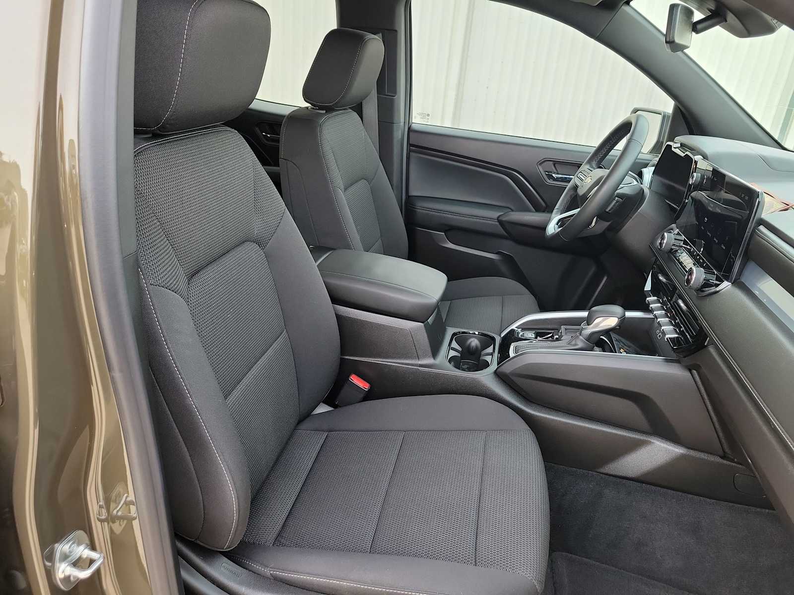 Thumbnail: 2024 Chevrolet Colorado - 22