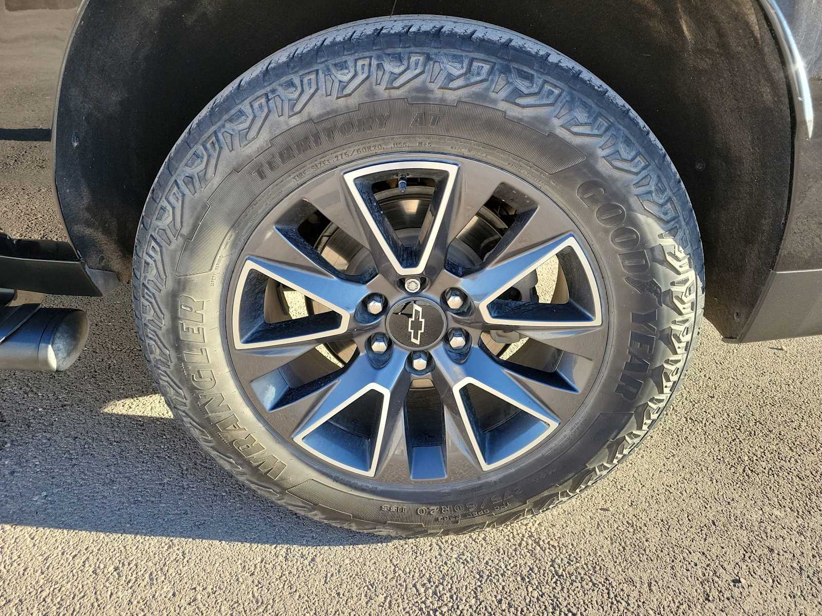 Thumbnail: 2023 Chevrolet Suburban - 16