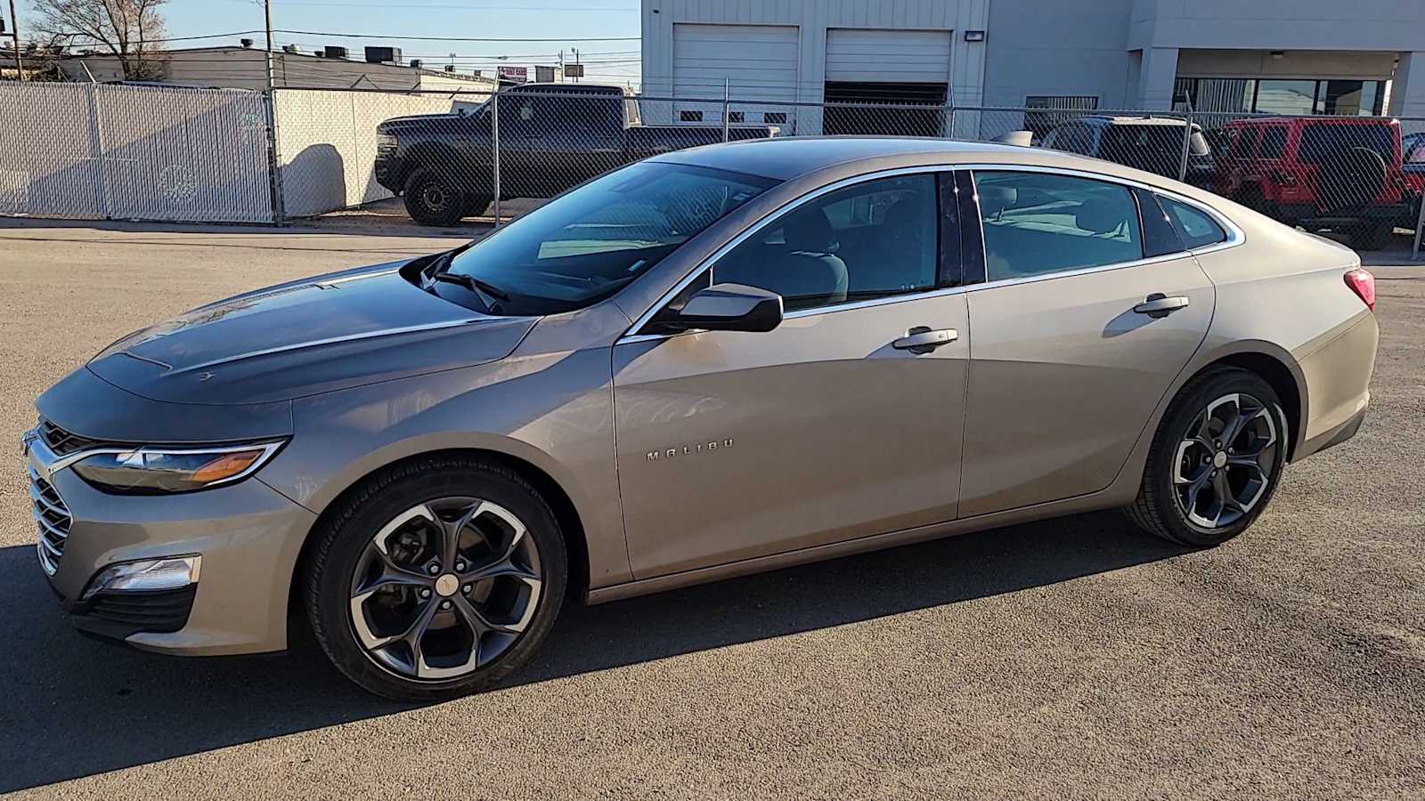 Thumbnail: 2023 Chevrolet Malibu - 4