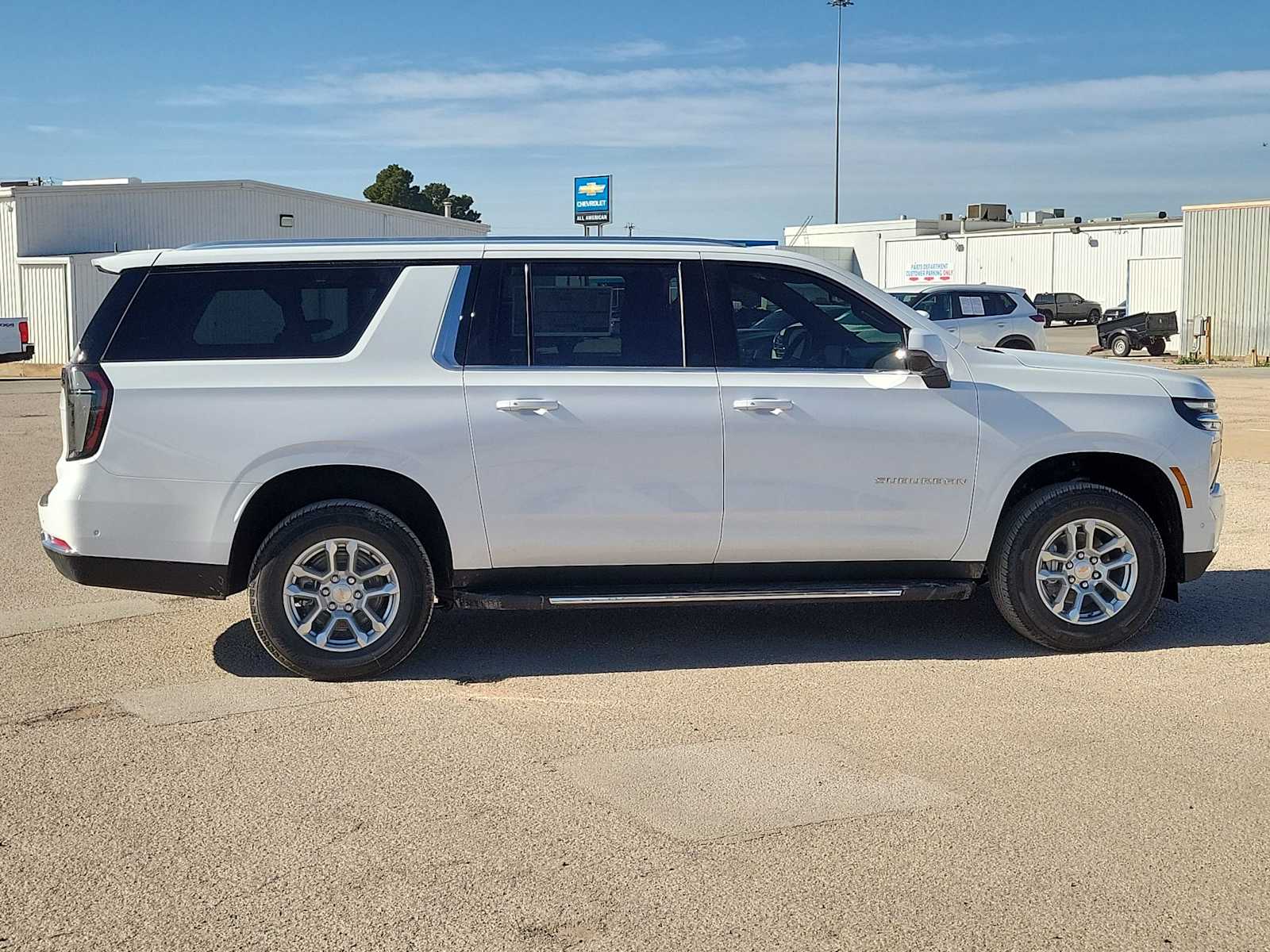Thumbnail: 2026 Chevrolet Suburban - 9