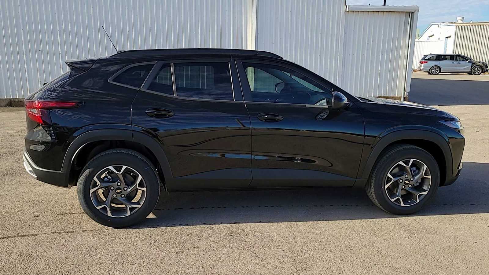 Thumbnail: 2026 Chevrolet Trax - 9