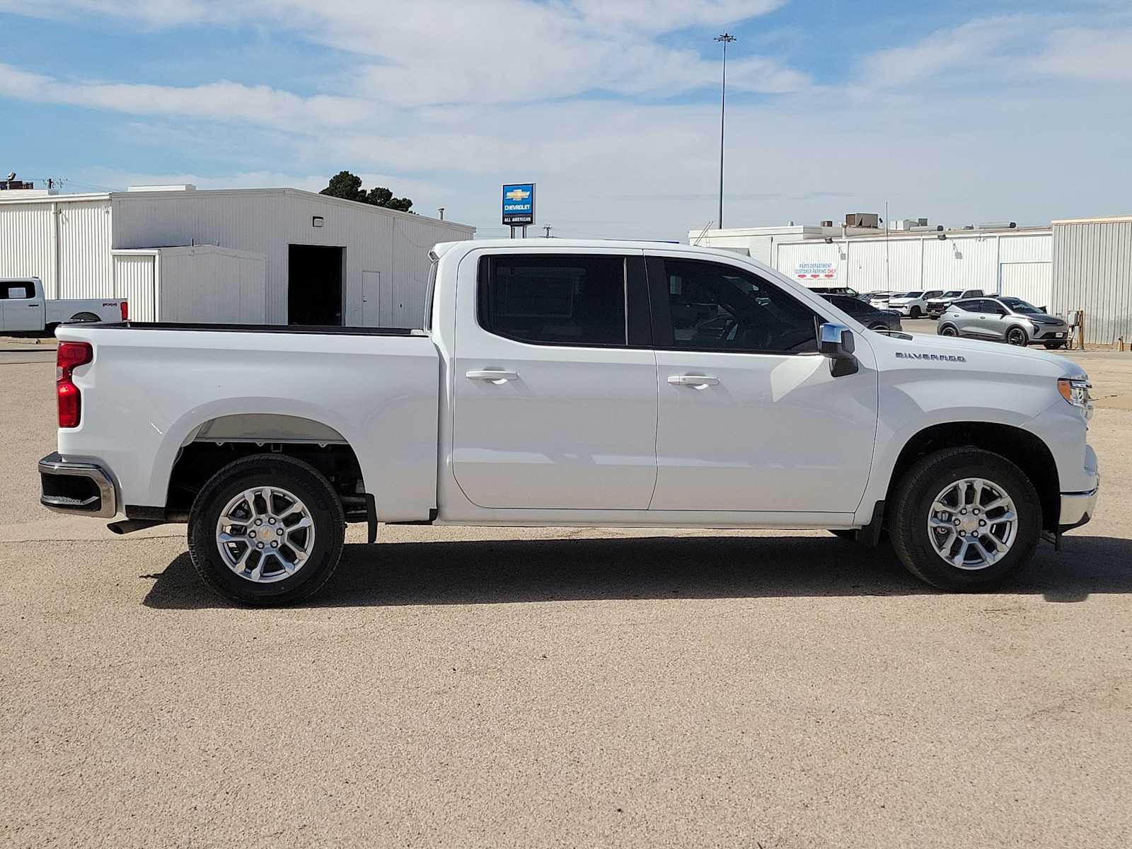Thumbnail: 2026 Chevrolet Silverado 1500 - 9