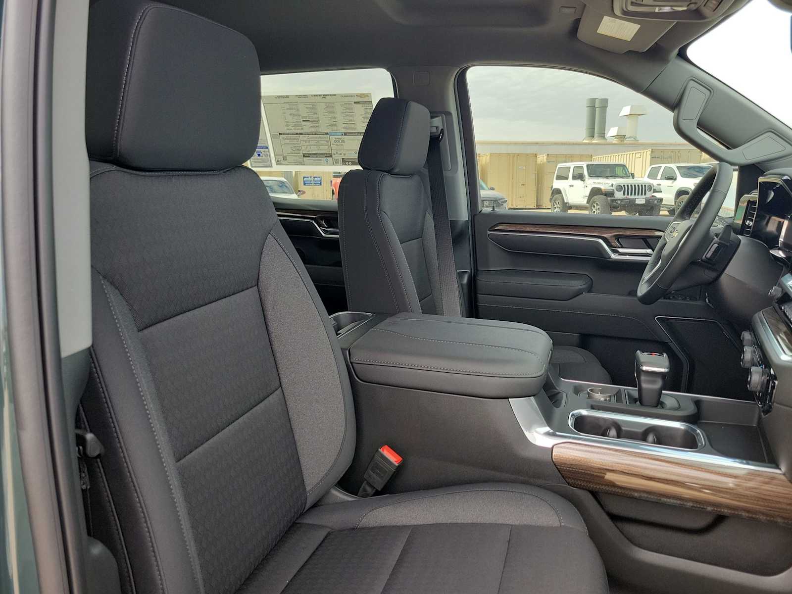 Thumbnail: 2025 Chevrolet Silverado 1500 - 22