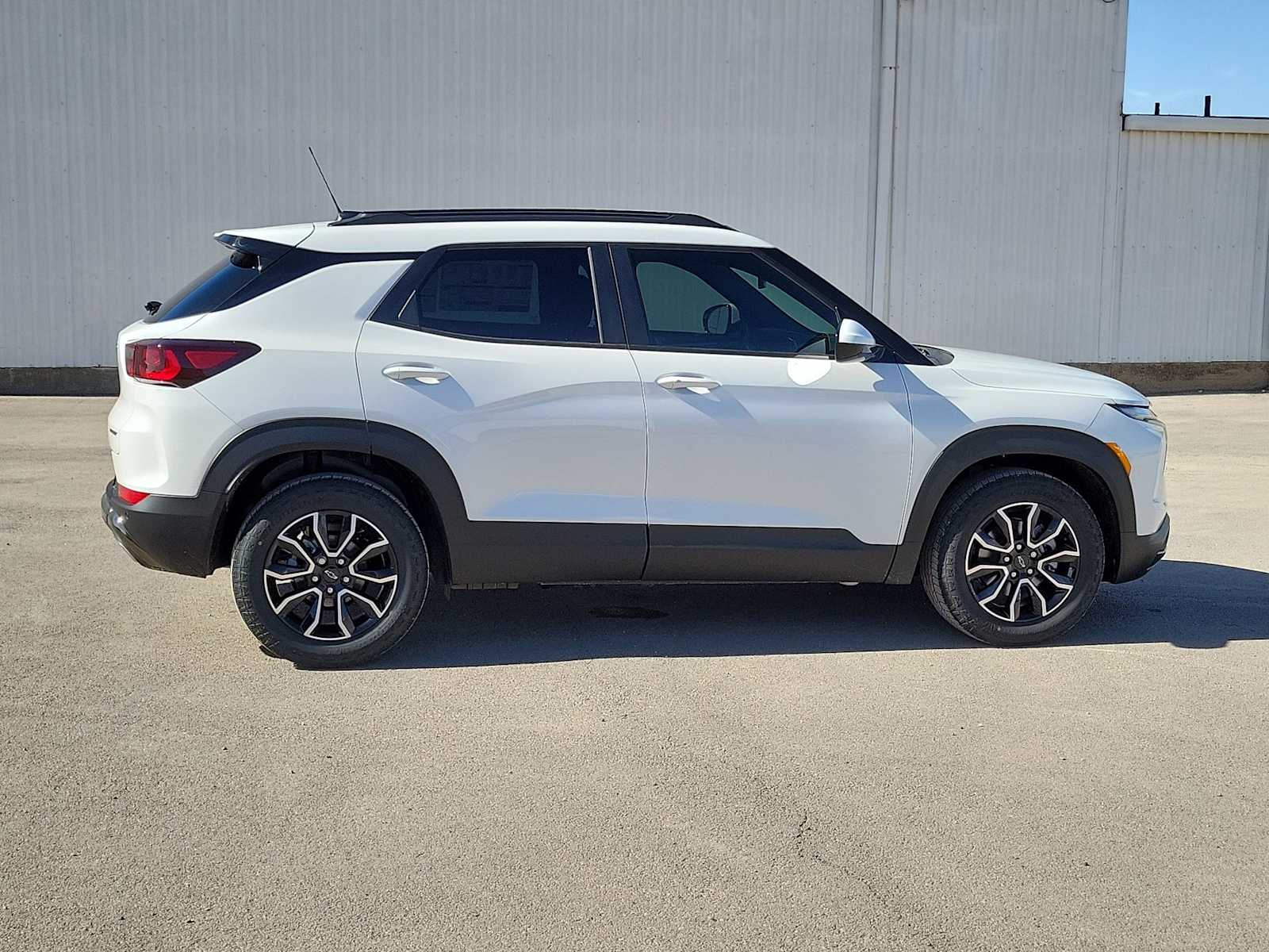 Thumbnail: 2026 Chevrolet TrailBlazer - 9