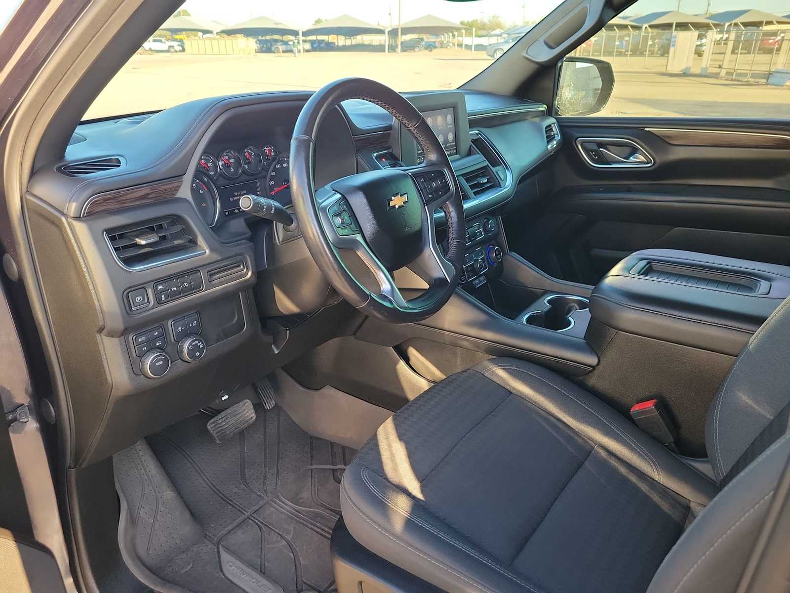 Thumbnail: 2023 Chevrolet Suburban - 9