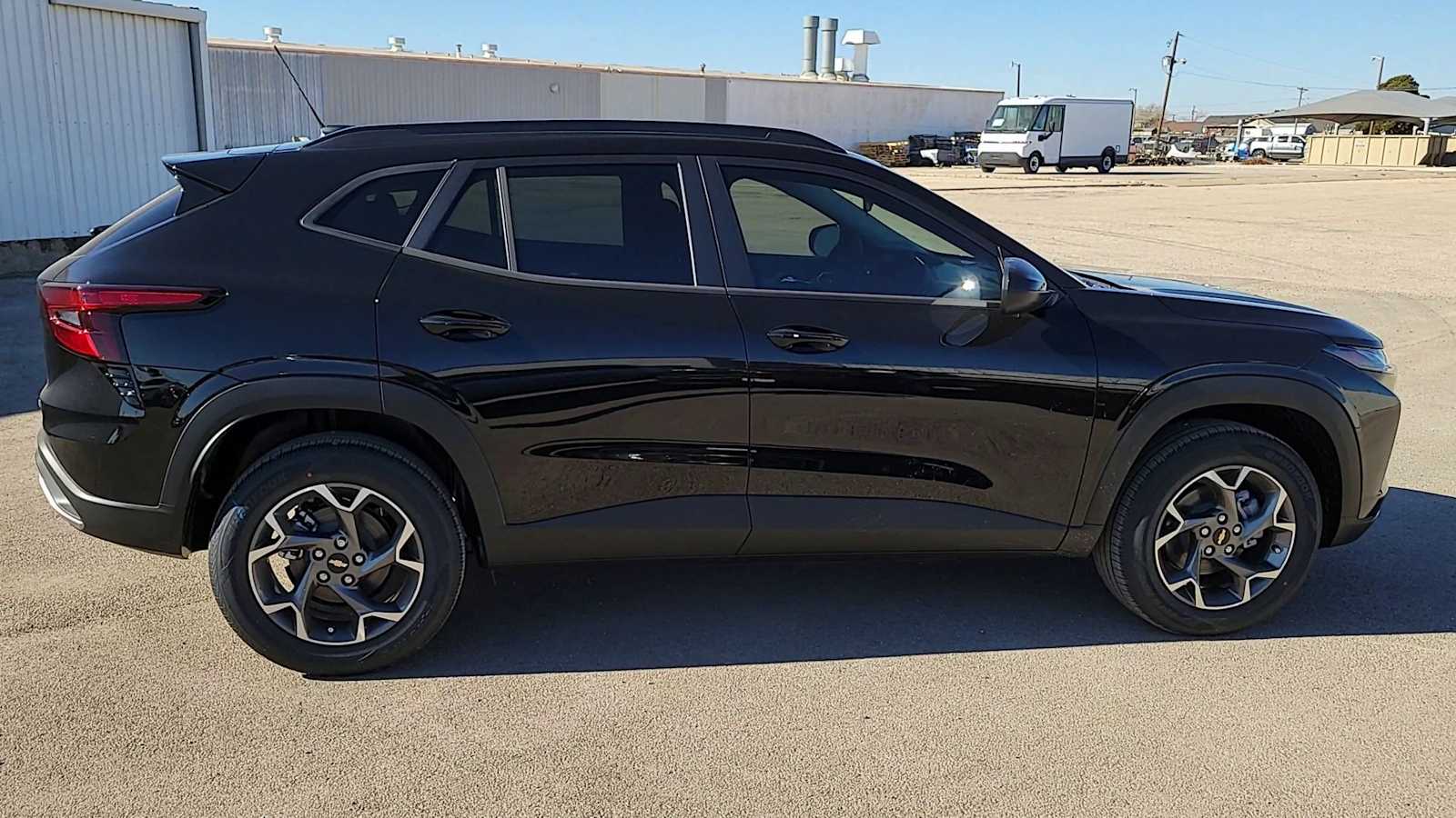 Thumbnail: 2026 Chevrolet Trax - 9