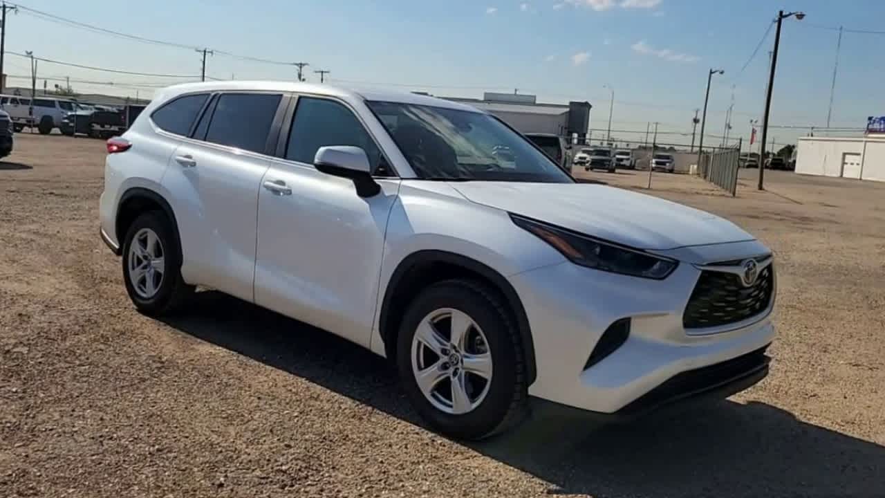 Thumbnail: 2023 Toyota Highlander - 2