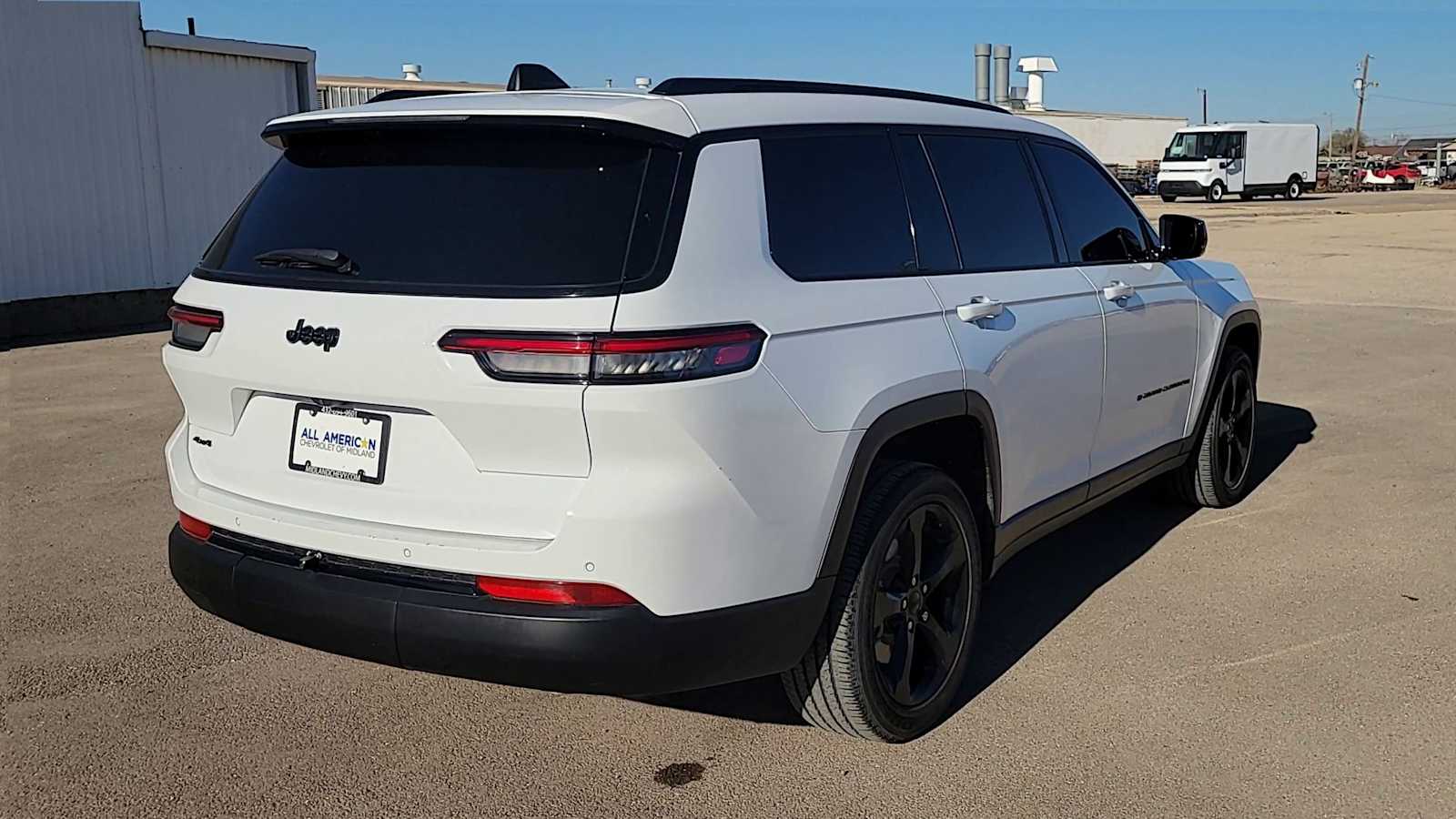 Thumbnail: 2024 Jeep Grand Cherokee L - 8