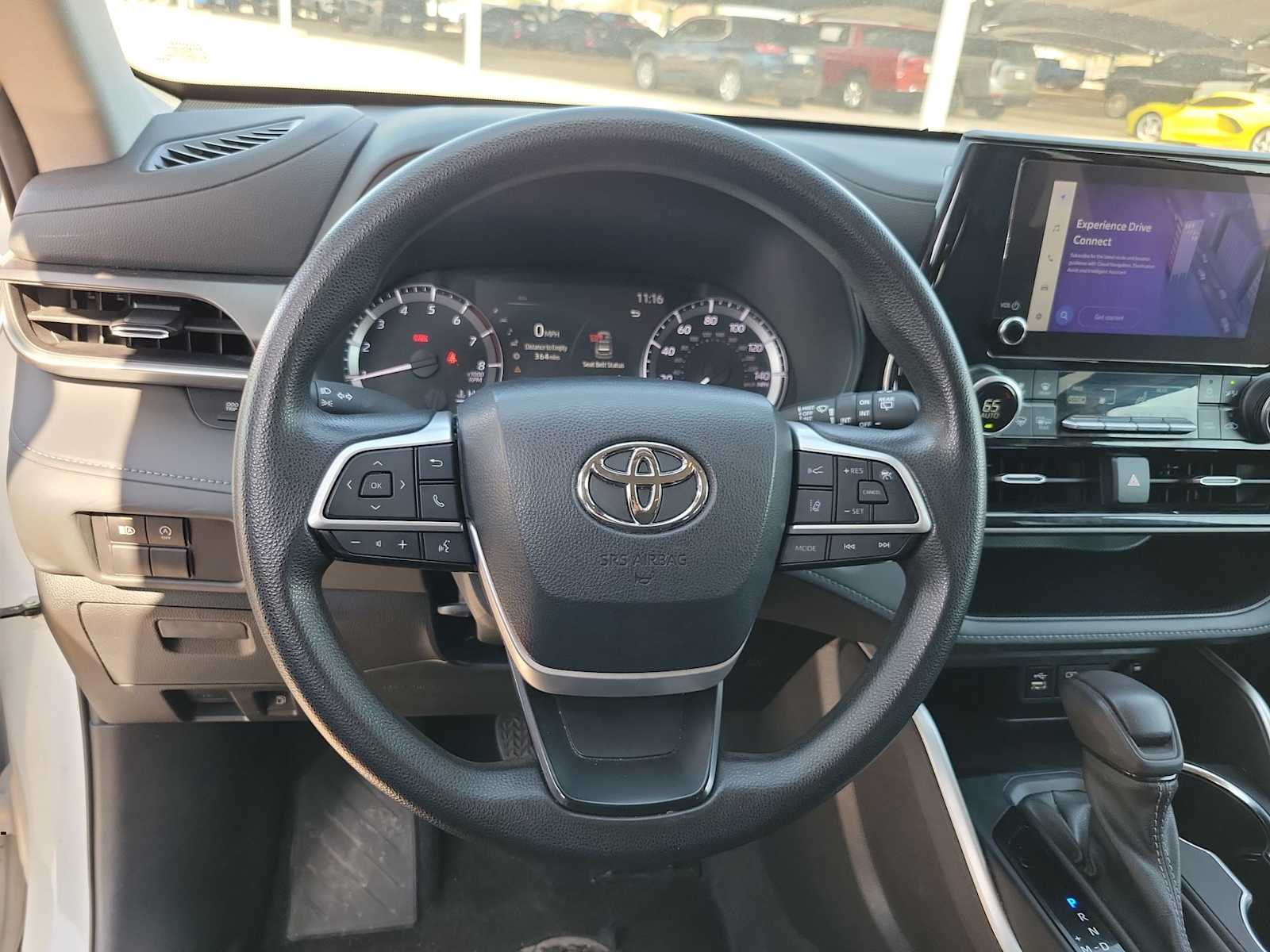Thumbnail: 2023 Toyota Highlander - 23