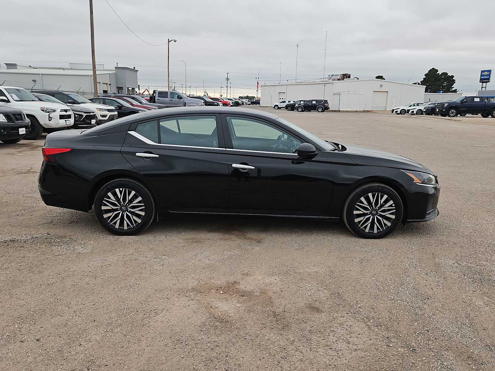 Thumbnail: 2025 Nissan Altima - 9