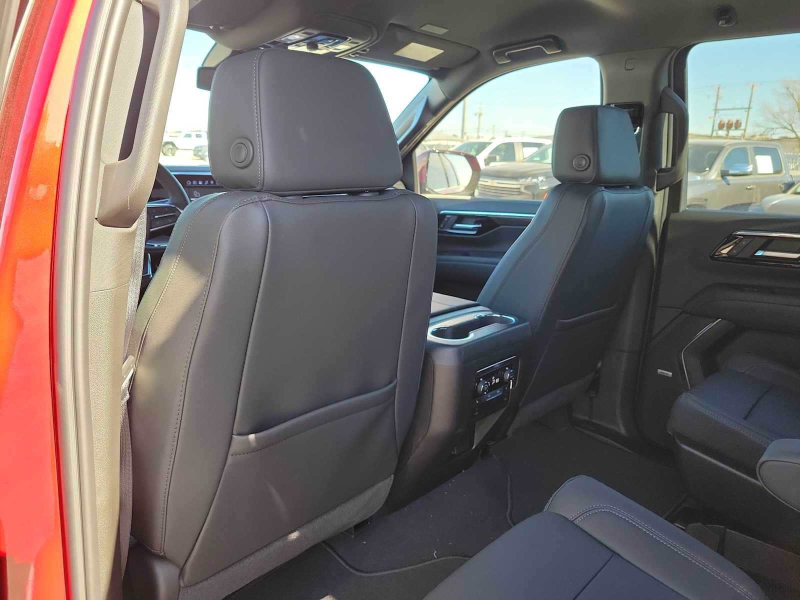 Thumbnail: 2026 Chevrolet Suburban - 20