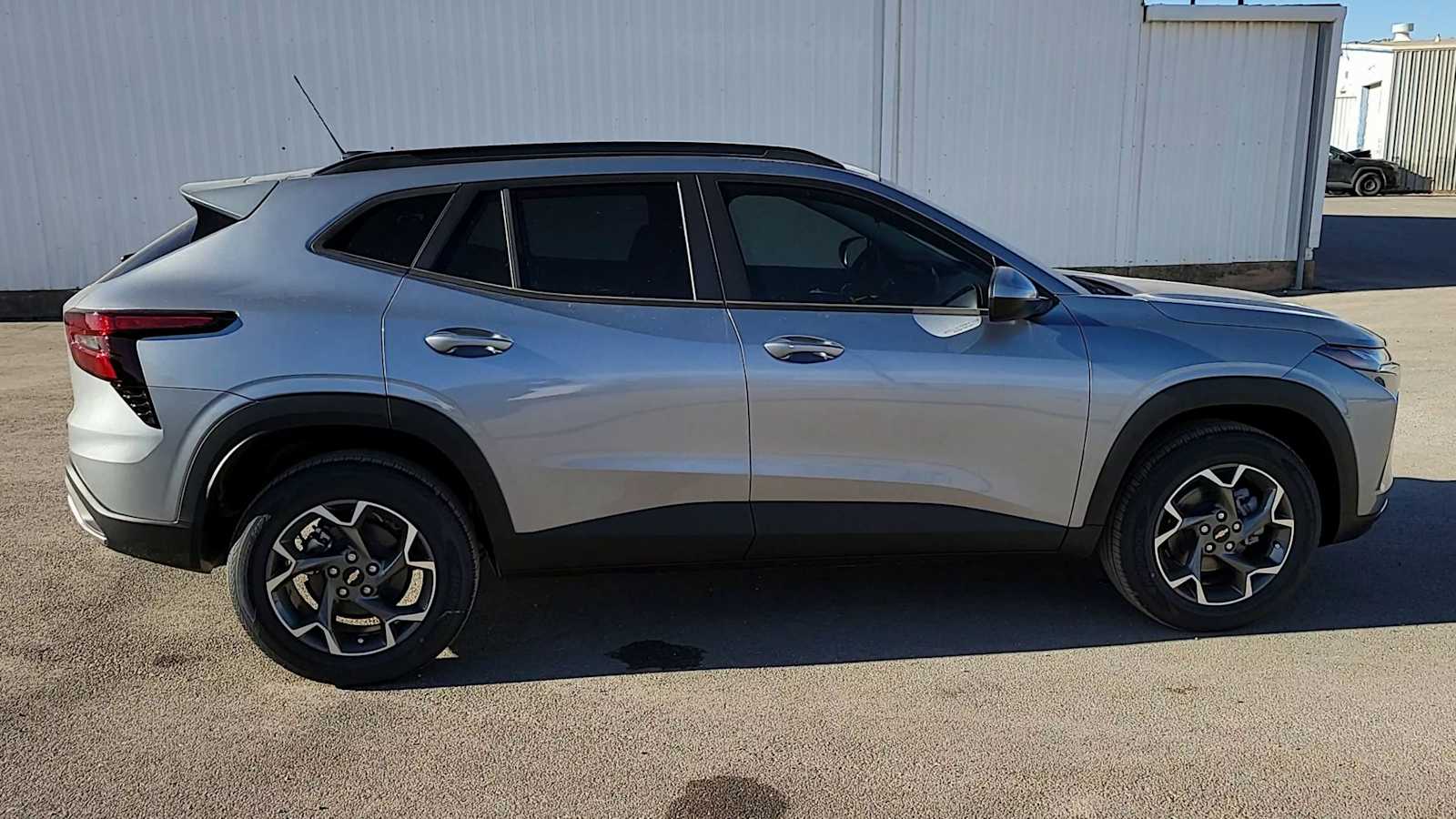 Thumbnail: 2026 Chevrolet Trax - 9