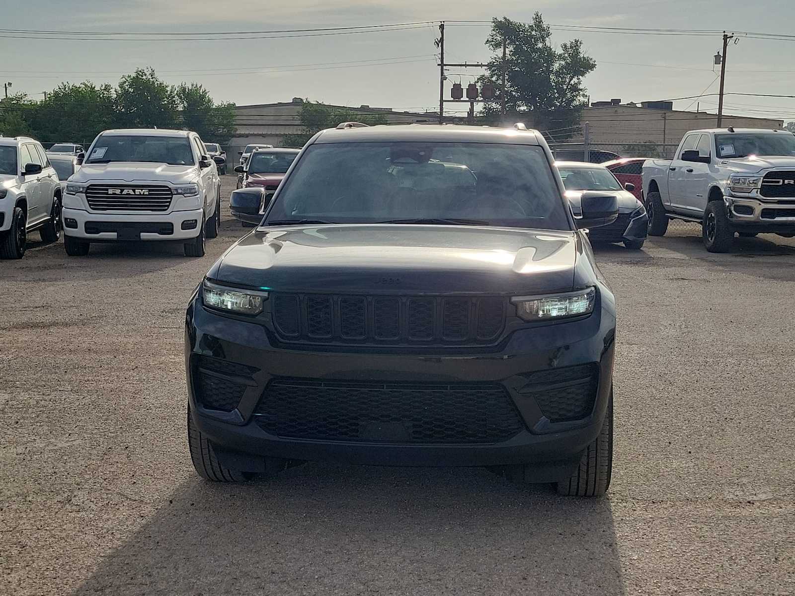 Thumbnail: 2024 Jeep Grand Cherokee - 3