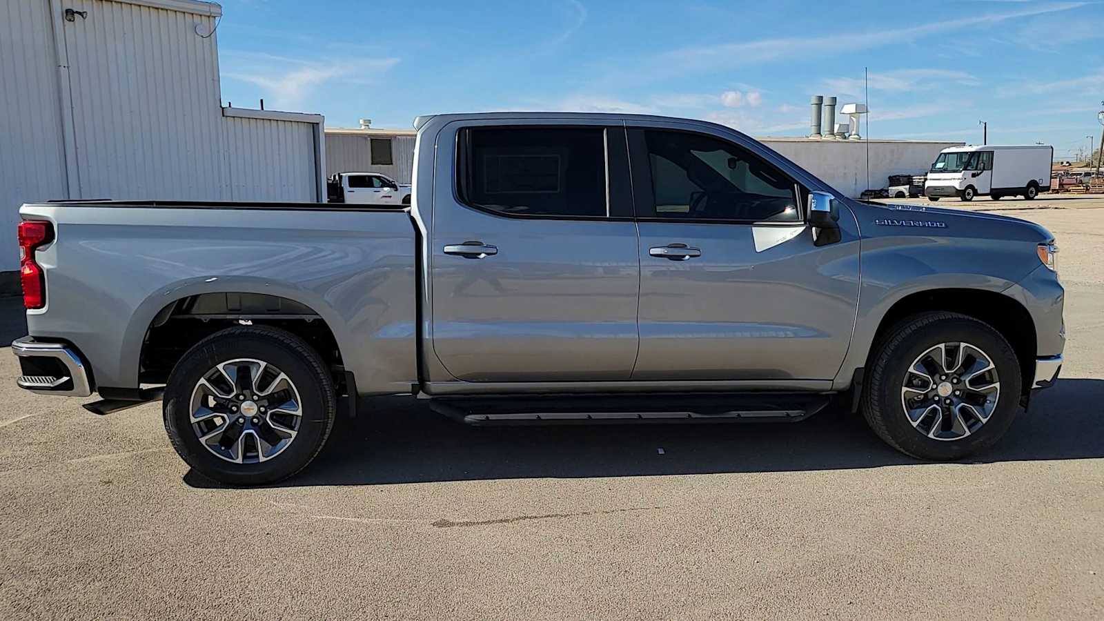 Thumbnail: 2026 Chevrolet Silverado 1500 - 9