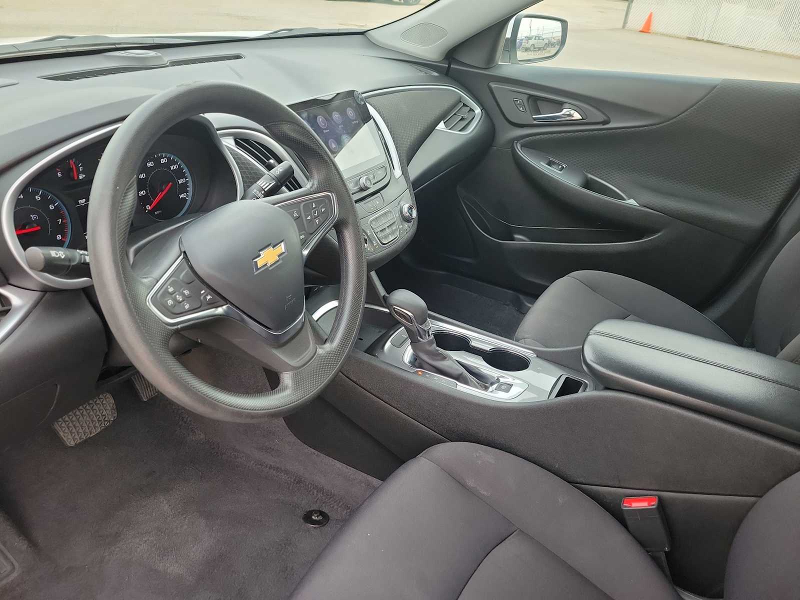 Thumbnail: 2023 Chevrolet Malibu - 10