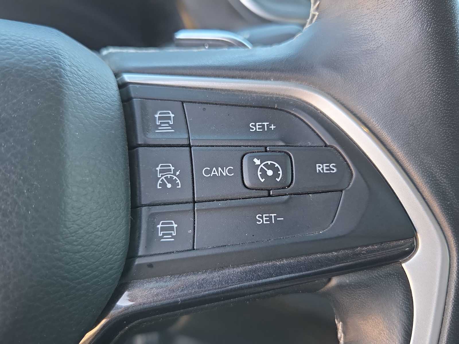 Thumbnail: 2021 Jeep Grand Cherokee L - 23