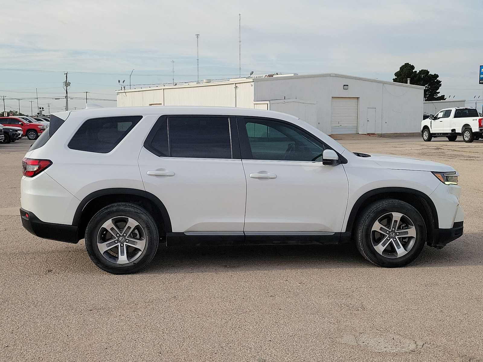 Thumbnail: 2023 Honda Pilot - 9