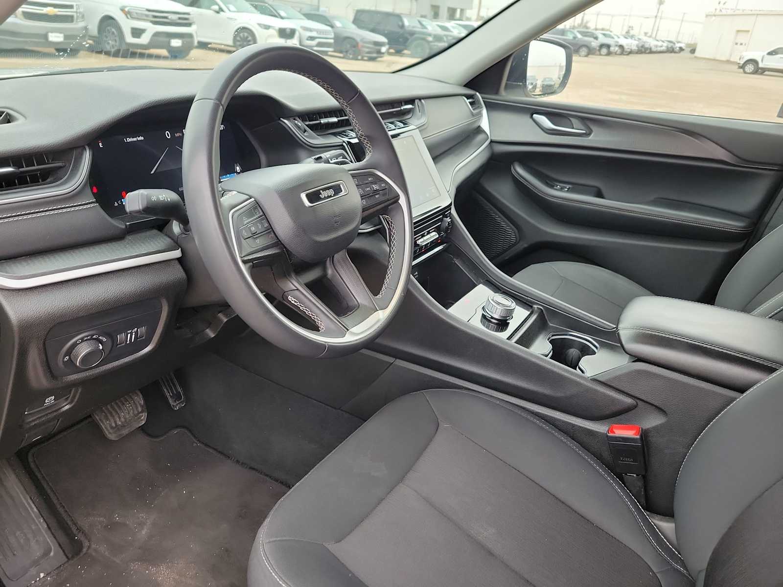 Thumbnail: 2024 Jeep Grand Cherokee - 10
