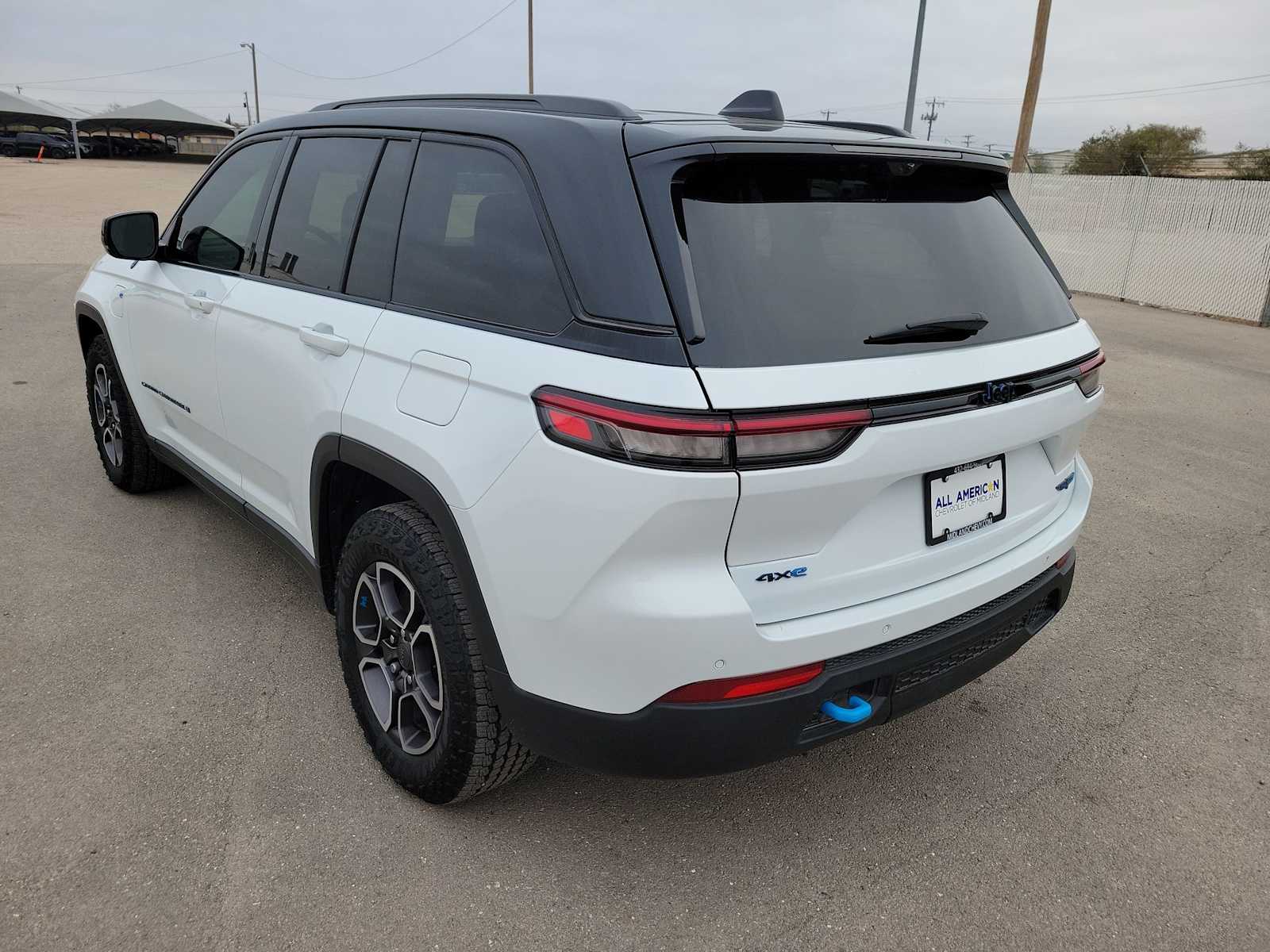 Thumbnail: 2022 Jeep Grand Cherokee - 12