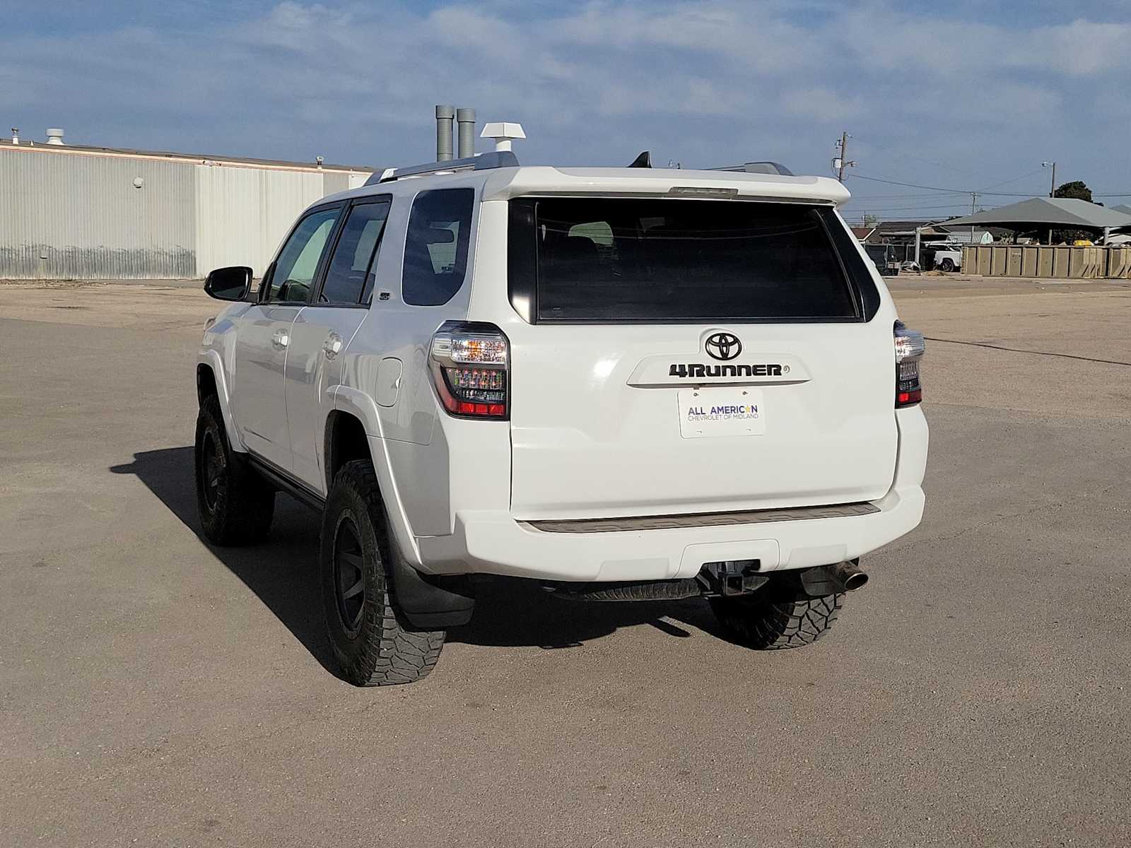 Thumbnail: 2017 Toyota 4Runner - 6