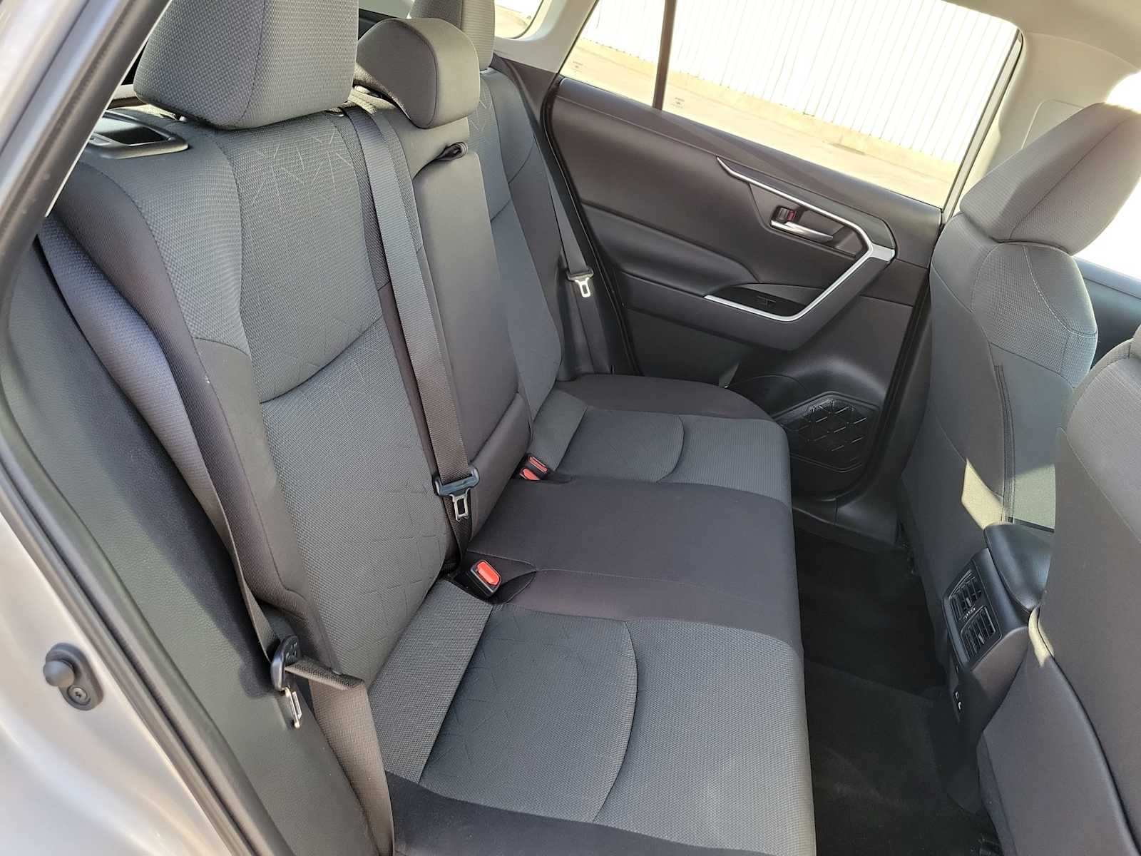 Thumbnail: 2025 Toyota RAV4 - 17