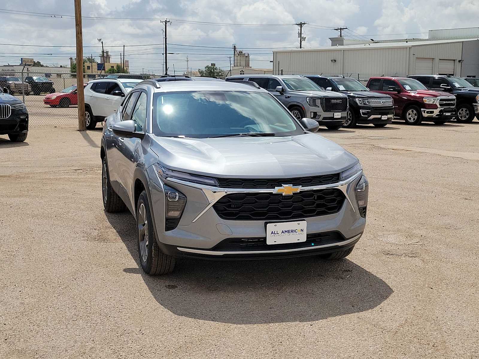 Thumbnail: 2026 Chevrolet Trax - 2